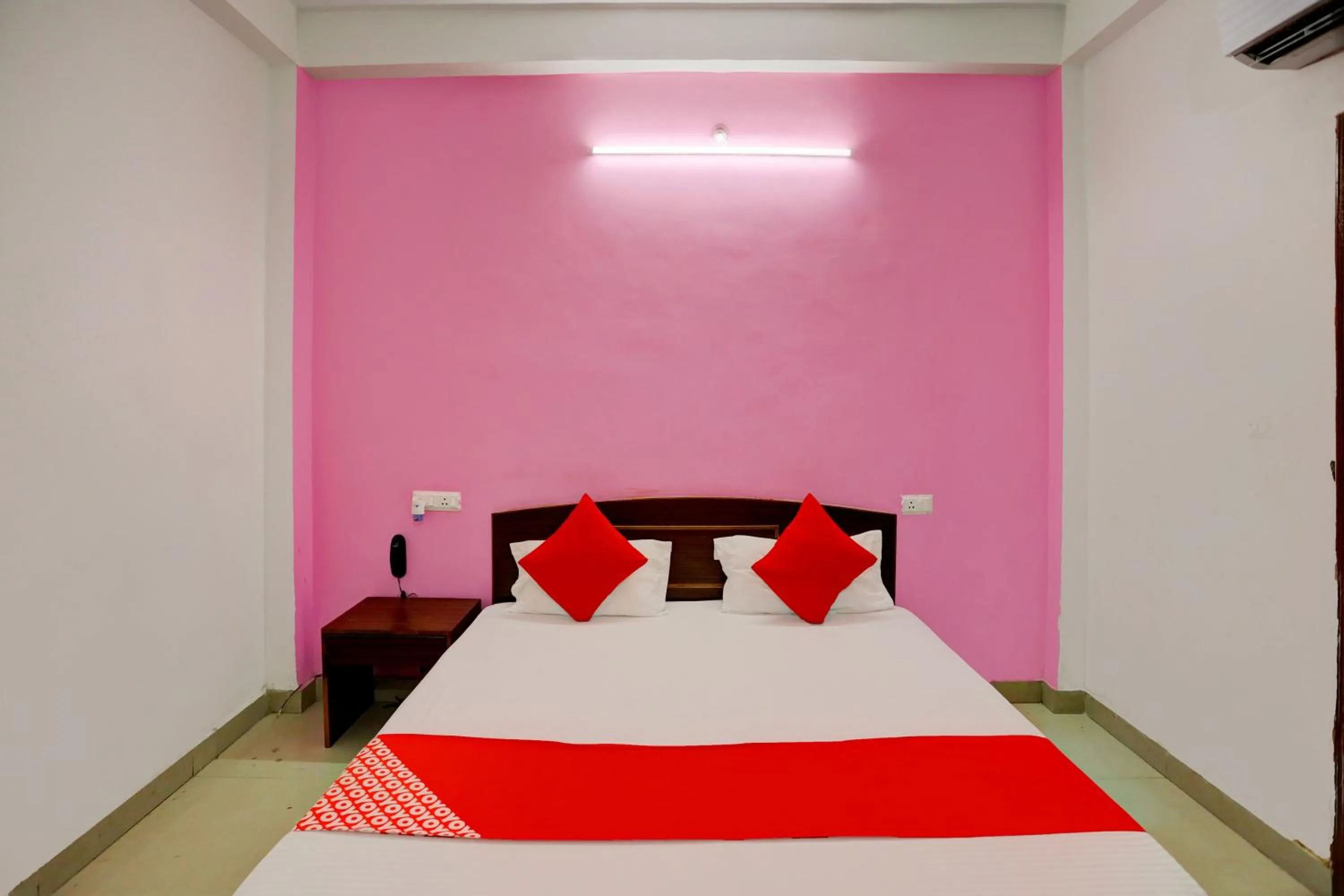 Bedroom in Hotel O Virasat Guest House