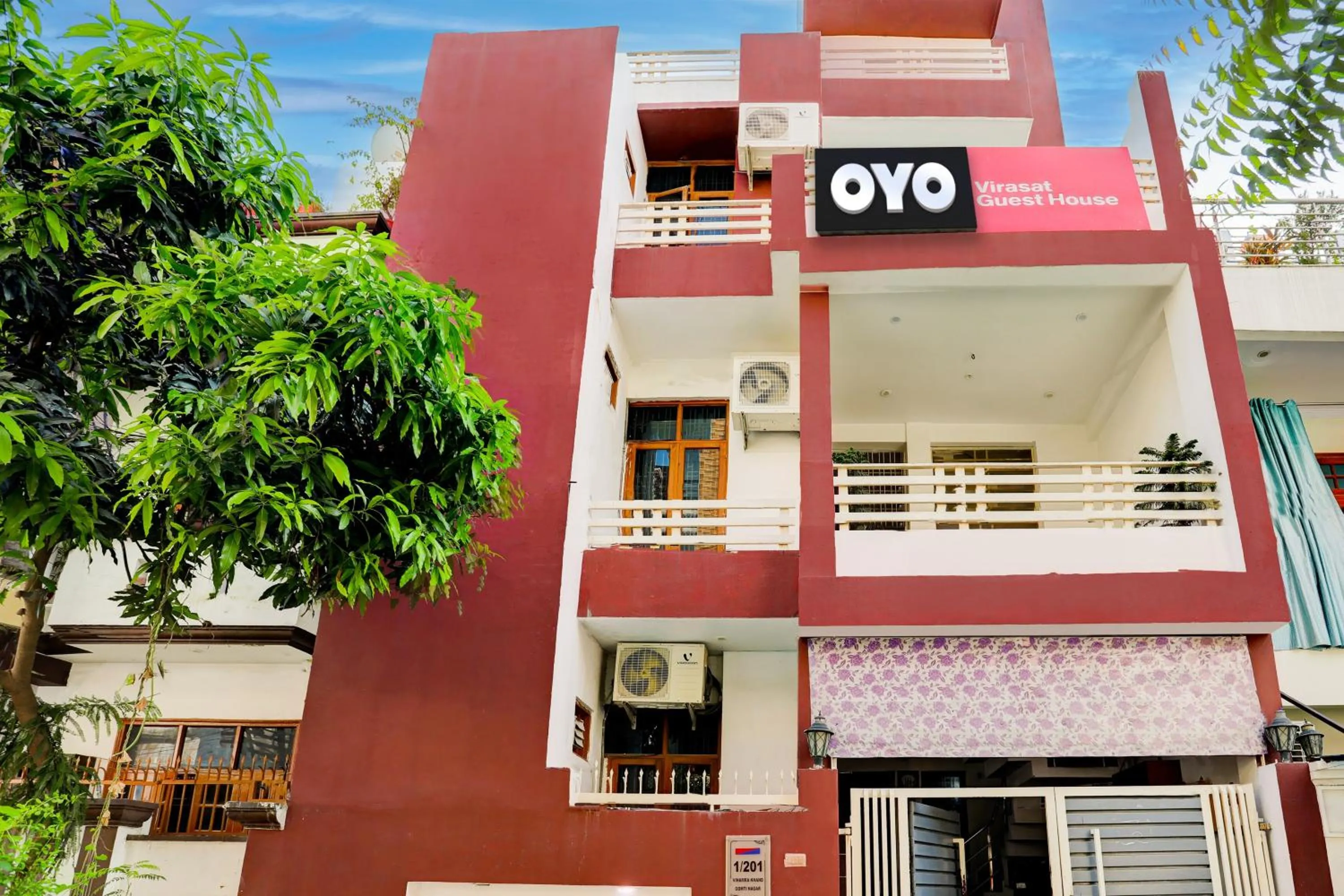 Facade/entrance in Hotel O Virasat Guest House