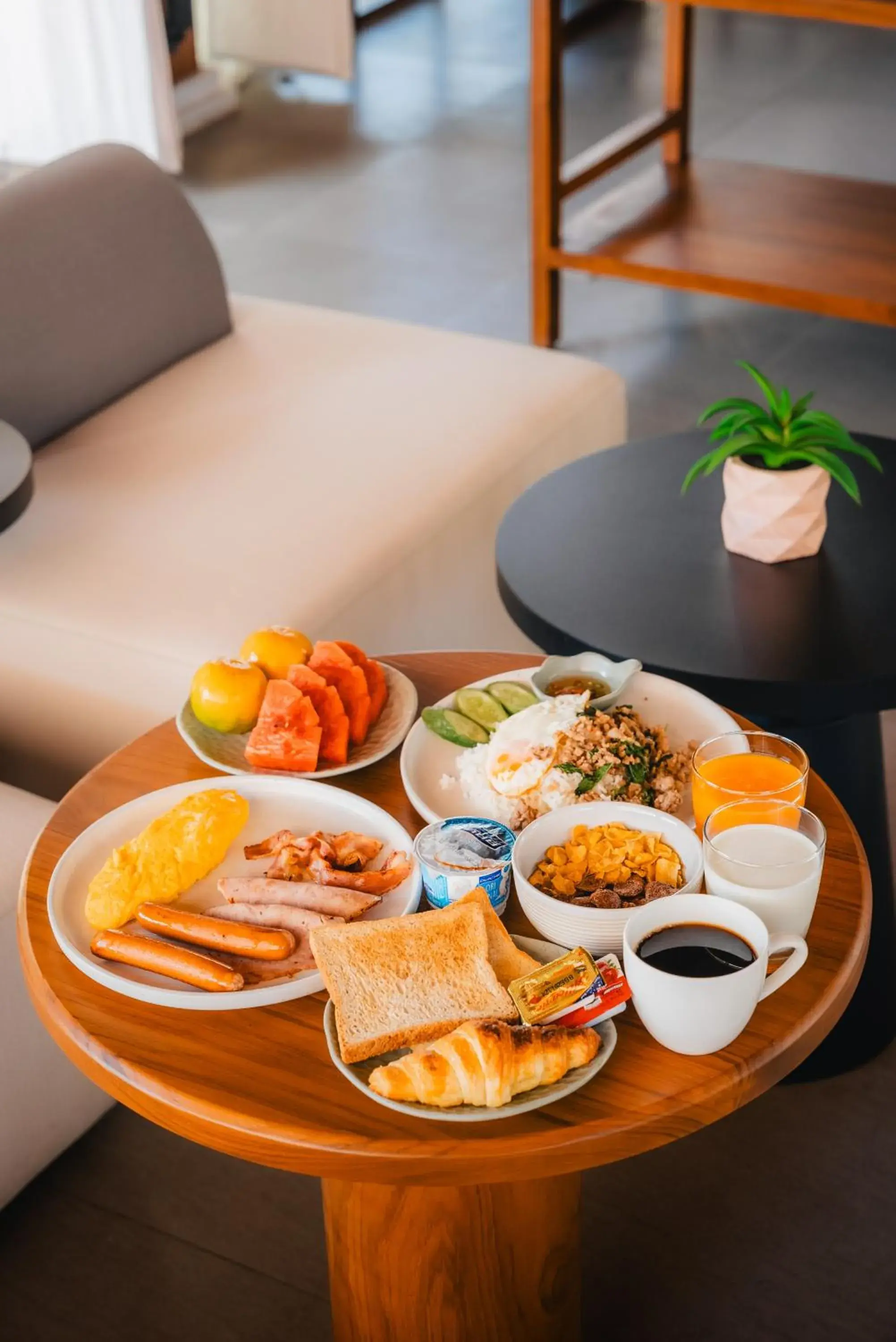 Breakfast in Arun Khiri Chiang Mai Hotel Breakfast in Arun Khiri Chiang Mai Hotel