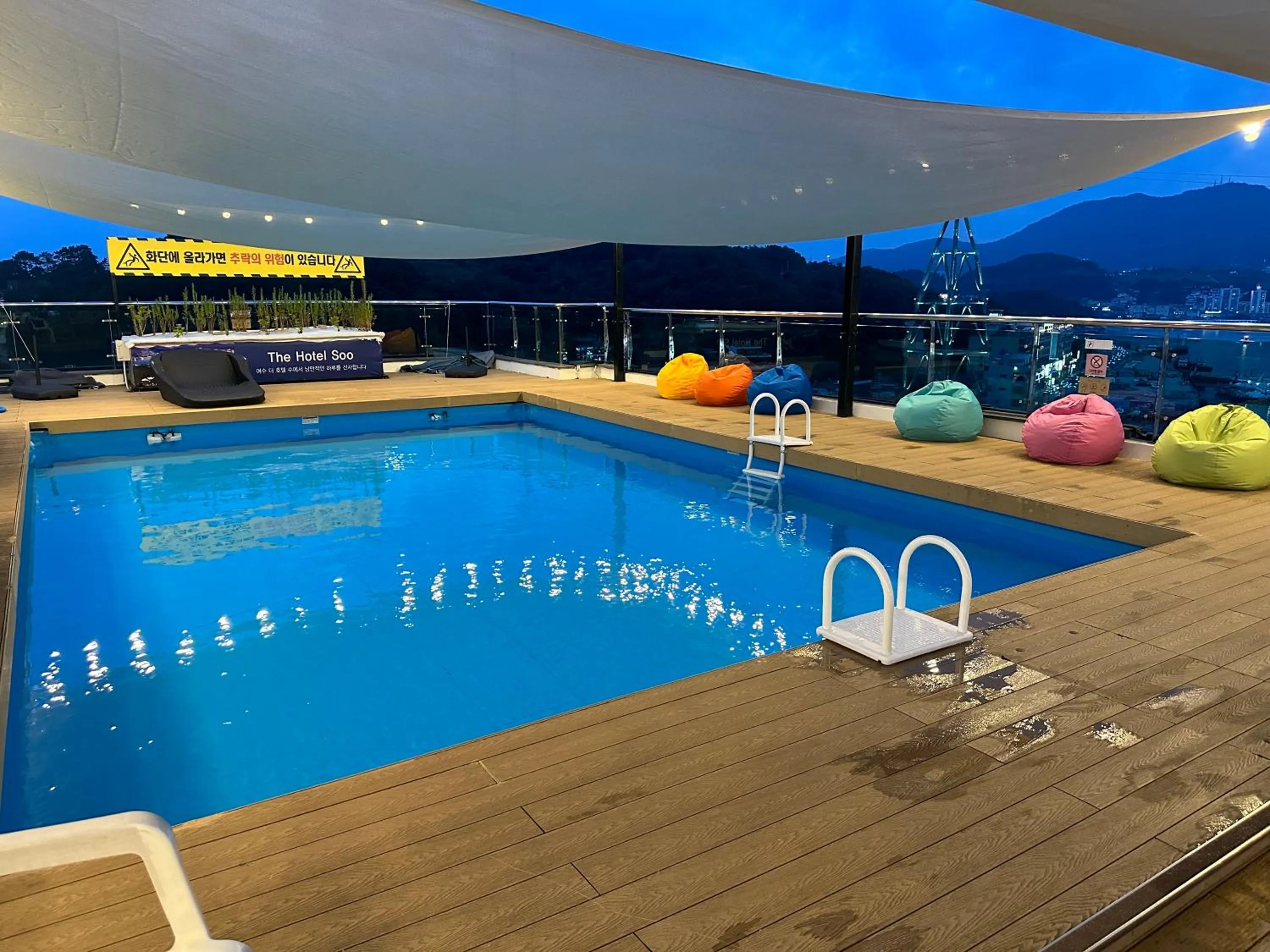 Swimming pool in The Hotel Soo