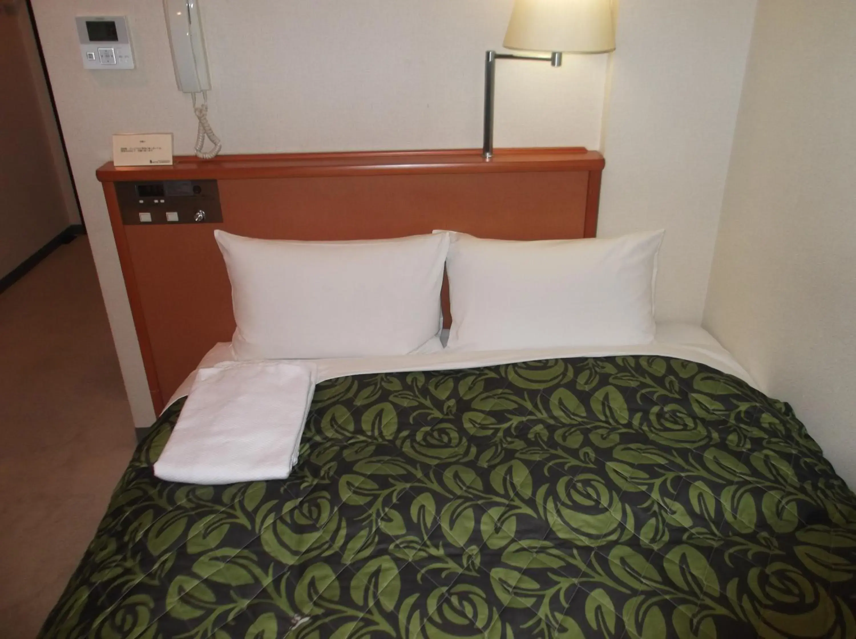 Bed in Hotel Sunrise21 Bed in Hotel Sunrise21