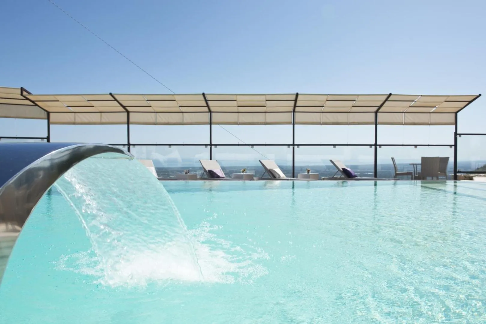 Swimming pool in Al Mirador Resort