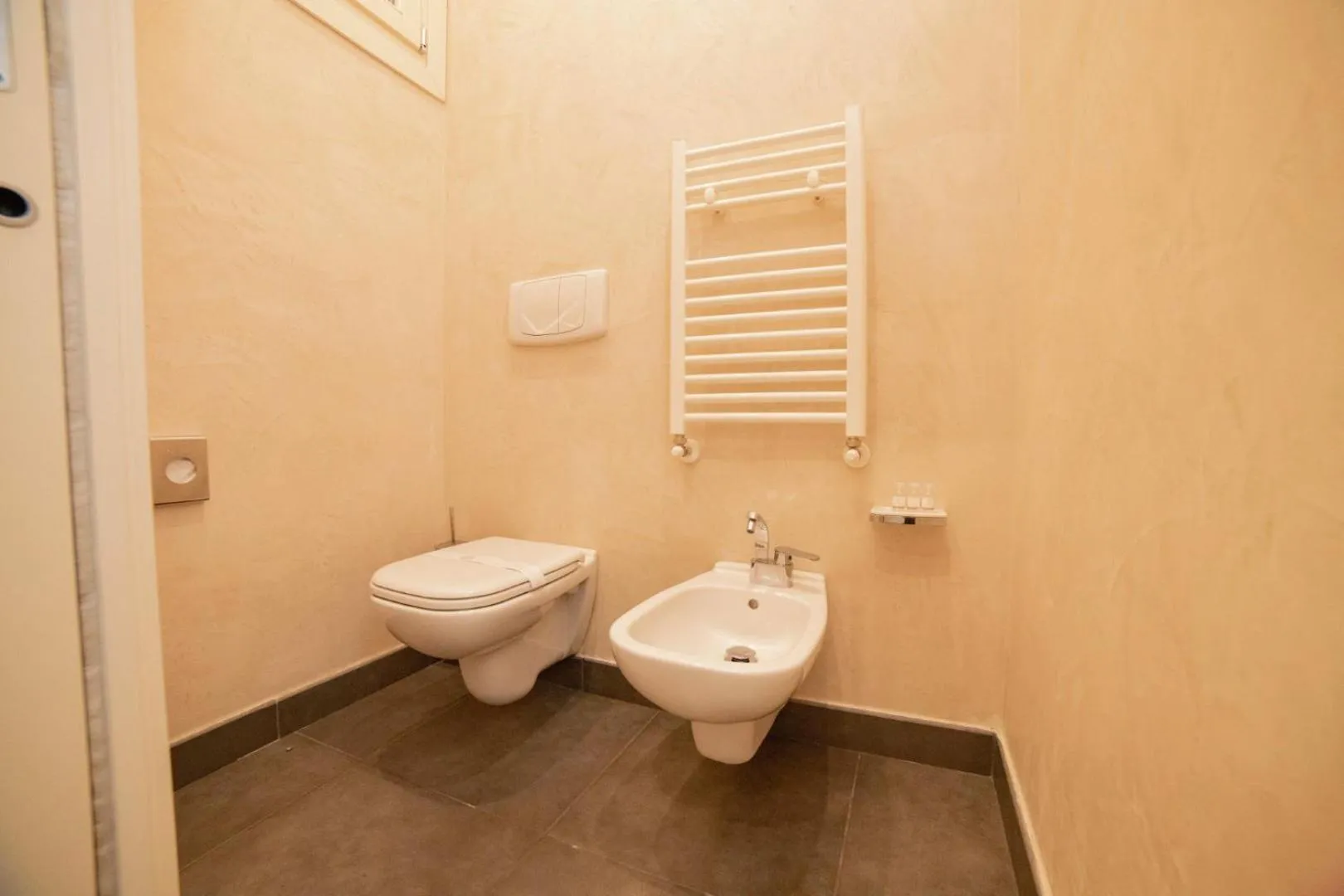 Toilet in Al Mirador Resort