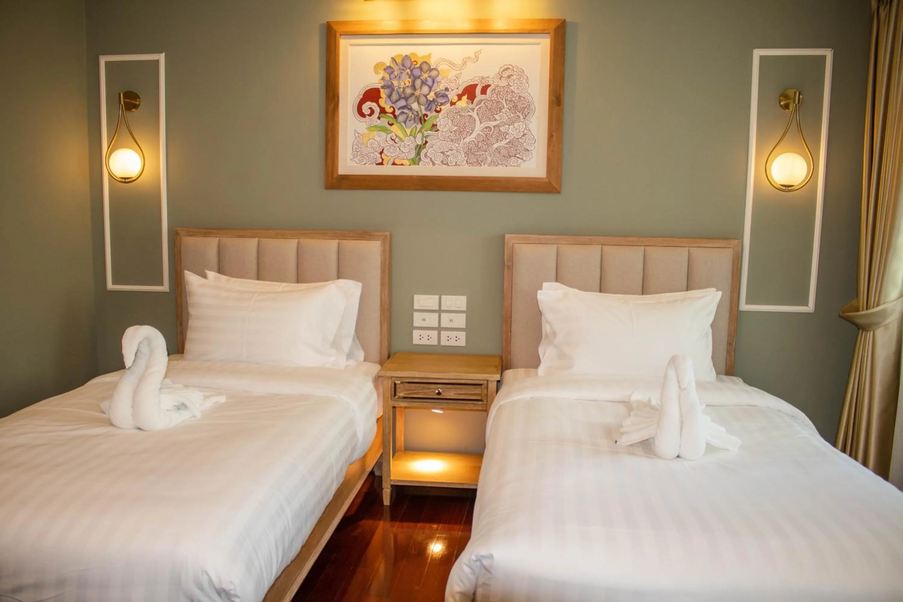 Bedroom, Bed in Siri Grand Bangkok Hotel