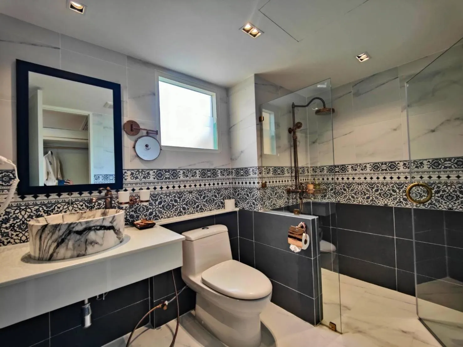 Bathroom in Siri Grand Bangkok Hotel