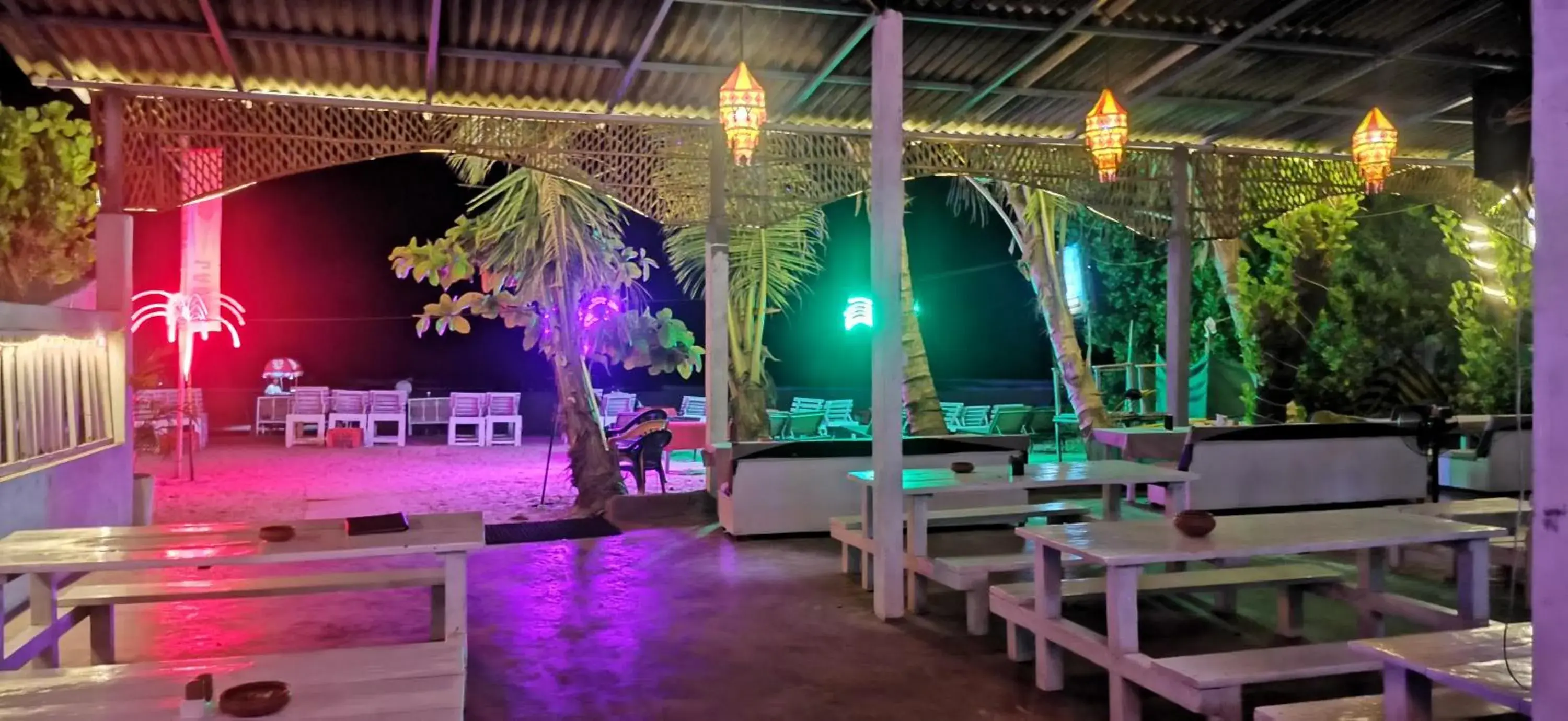 Restaurant/places to eat in COCKS TOWN Restaurant/places to eat in COCKS TOWN