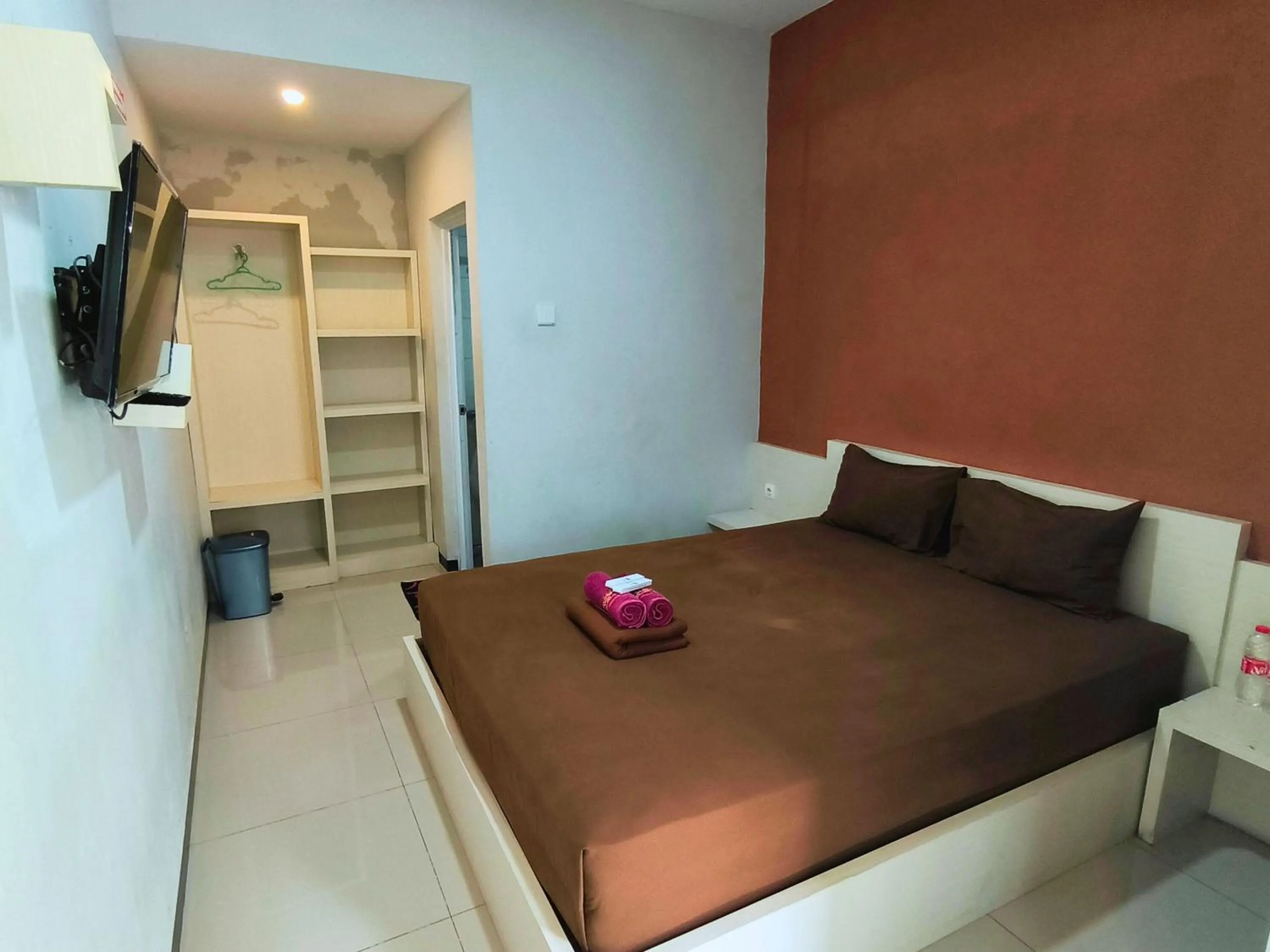 Bed in Hotel Karunia PKPRI