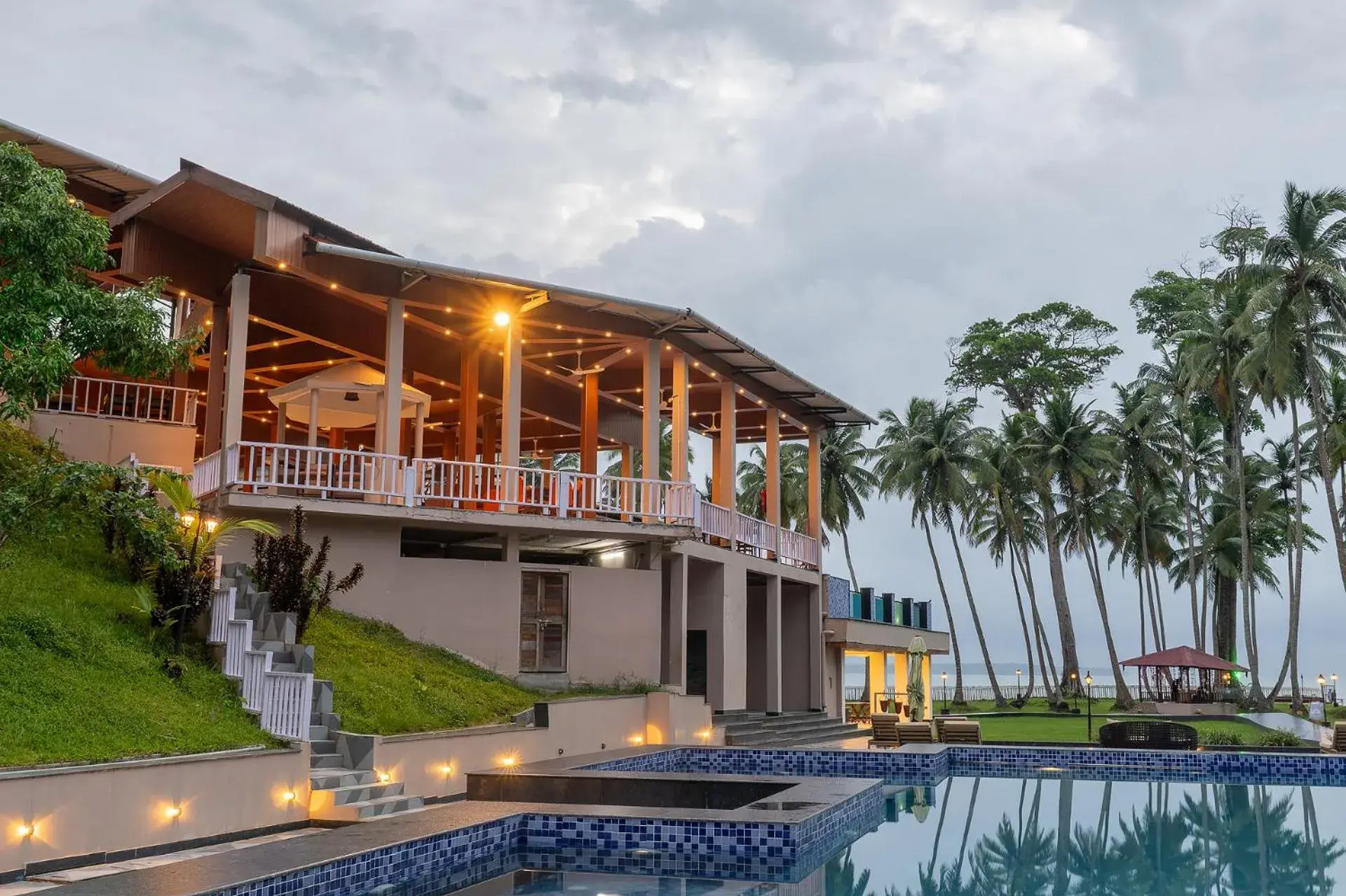 Swimming pool in Silver Sand Sea Princess Beach Resort Swimming pool in Silver Sand Sea Princess Beach Resort
