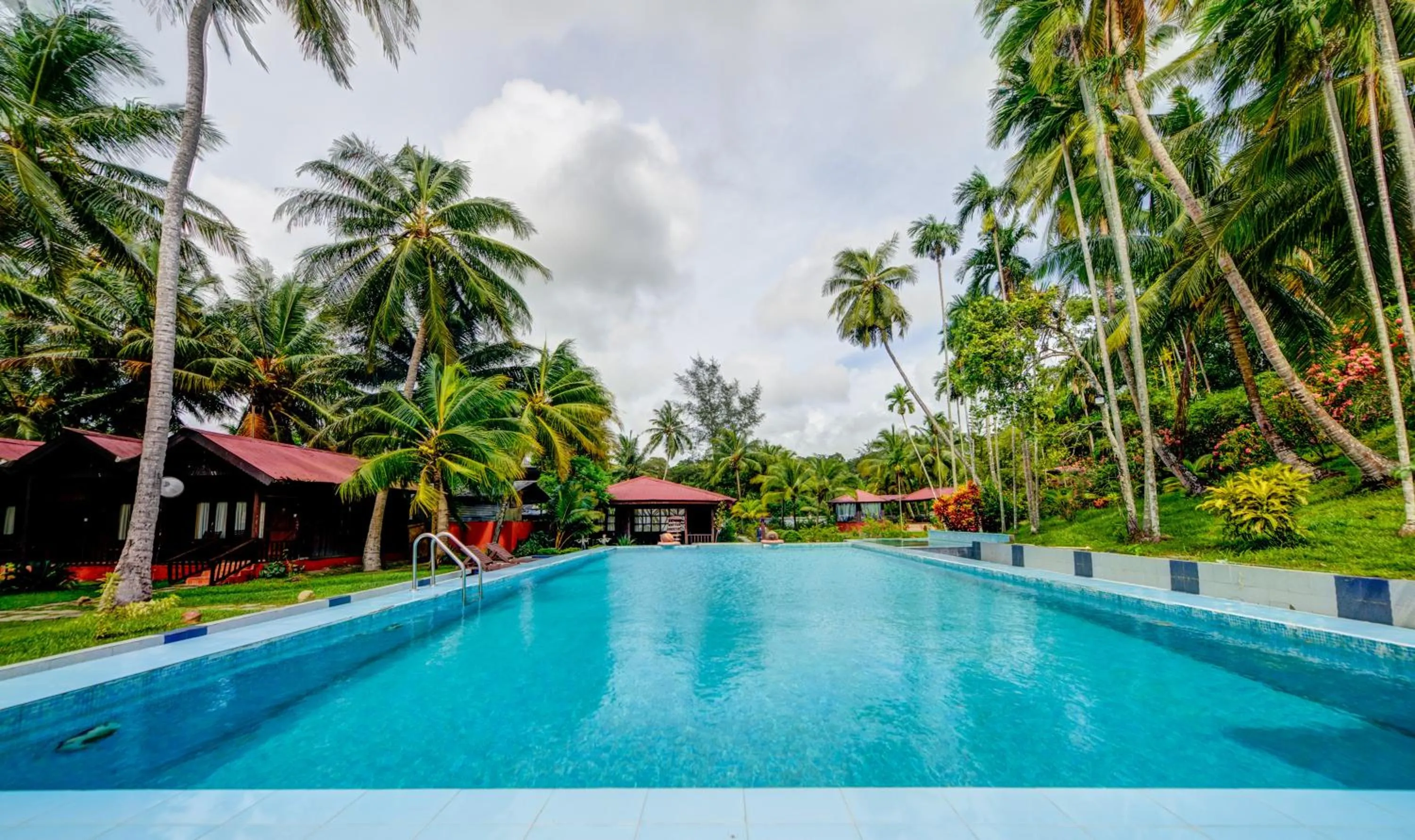 Swimming pool in Silver Sand Sea Princess Beach Resort