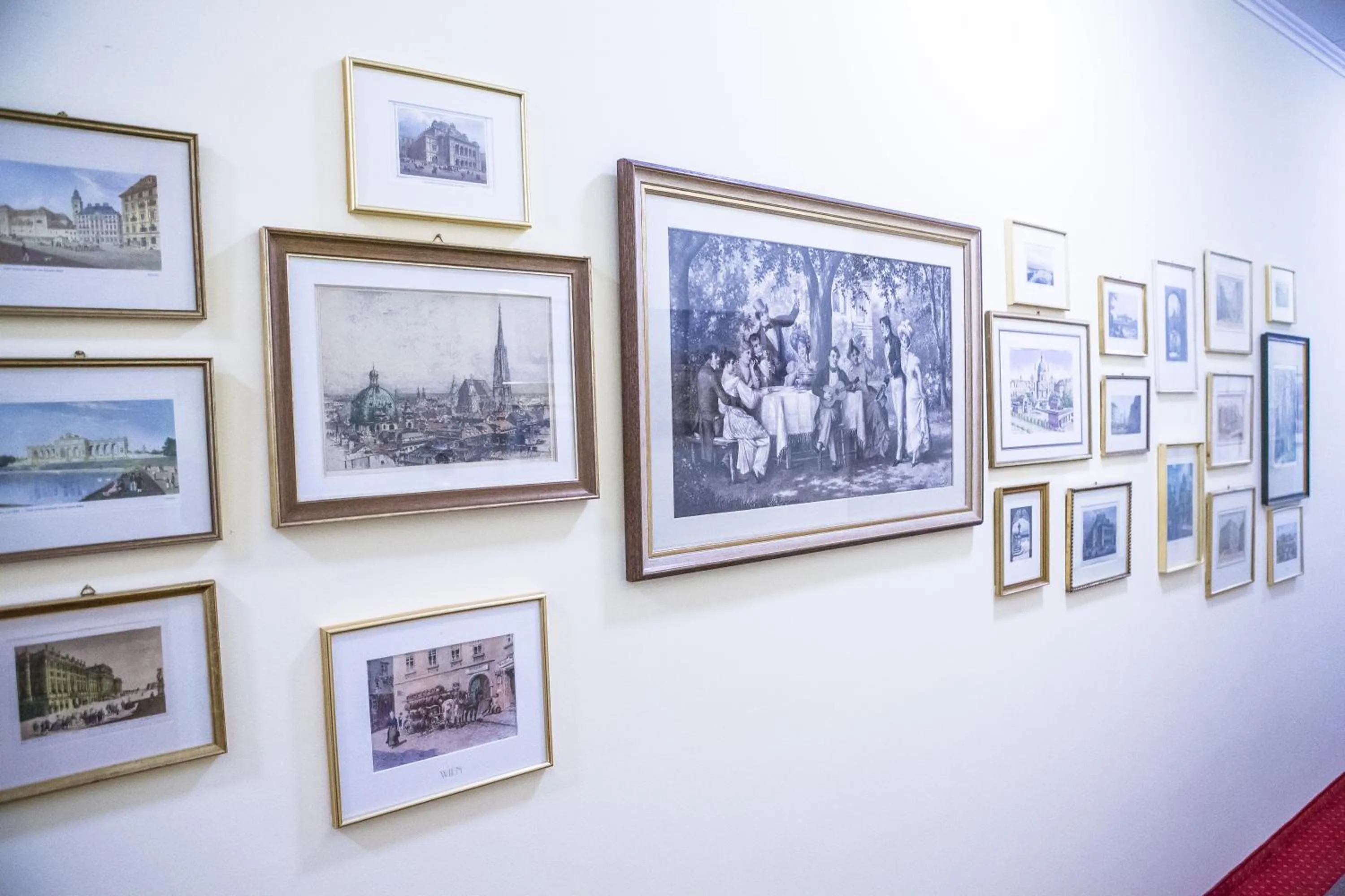 Decorative detail in City Pension Stephansplatz I Self Check In