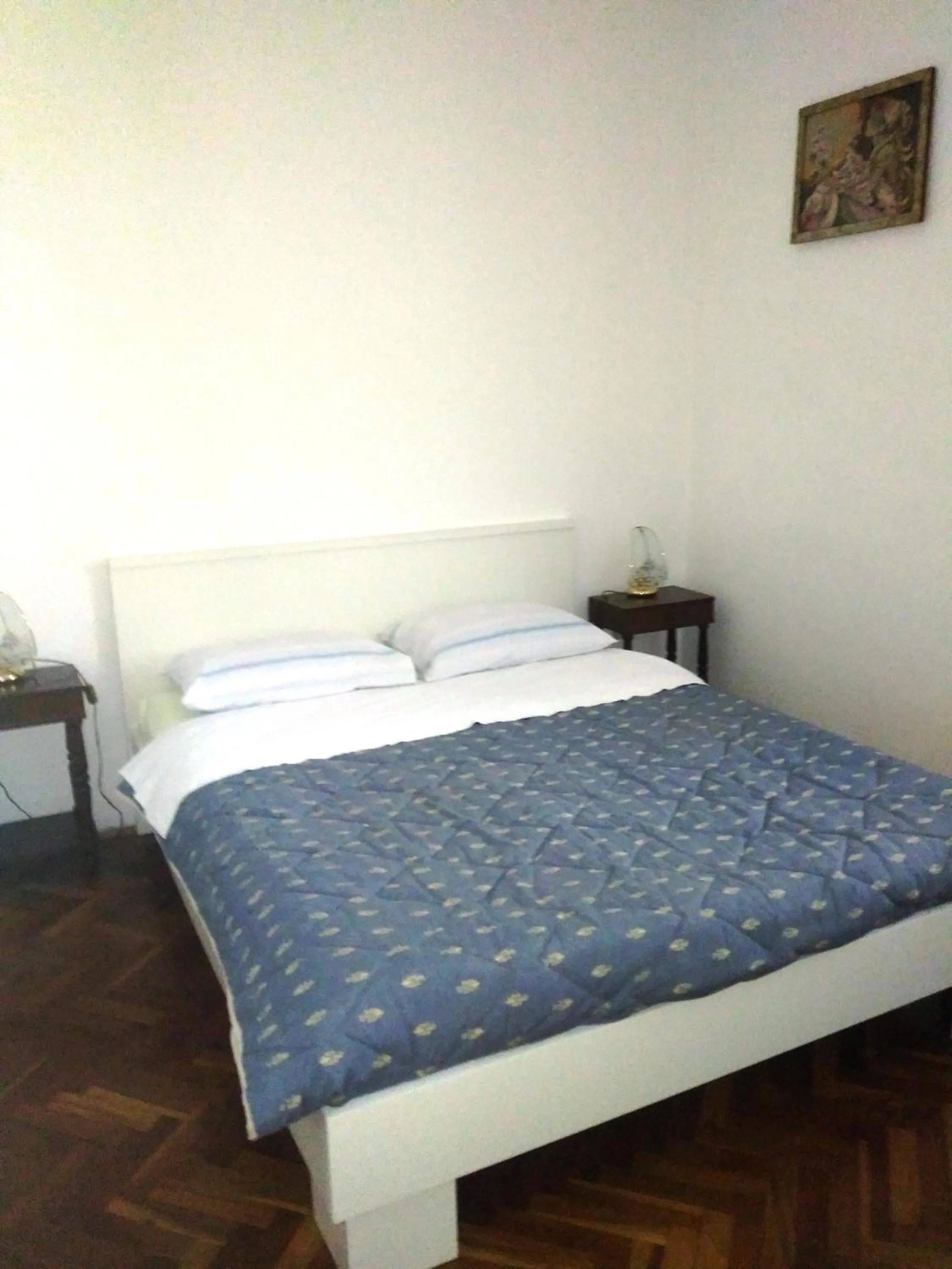 Three-Bedroom Apartment with Terrace and Garden View - single occupancy in Apartments Milica
