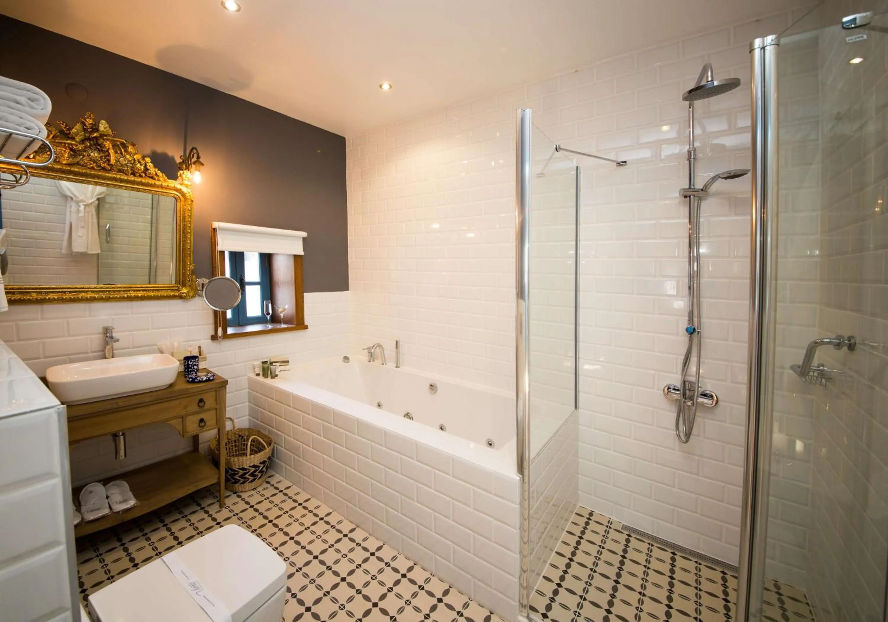 Shower in Viento Alacati Hotel