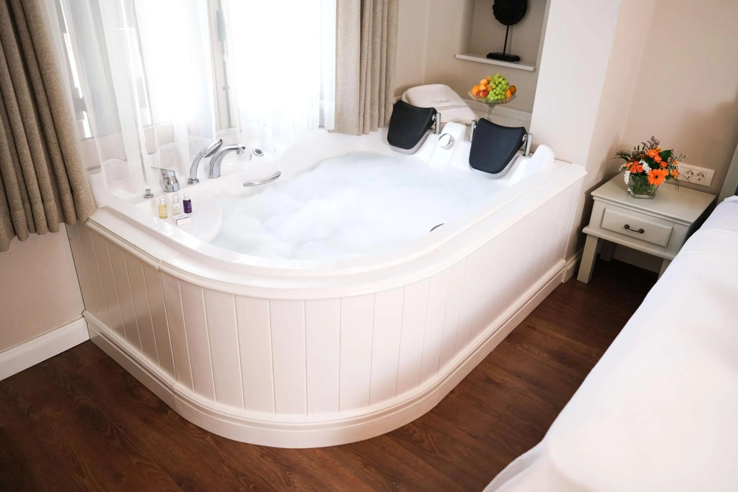 Bath, Bed in Viento Alacati Hotel