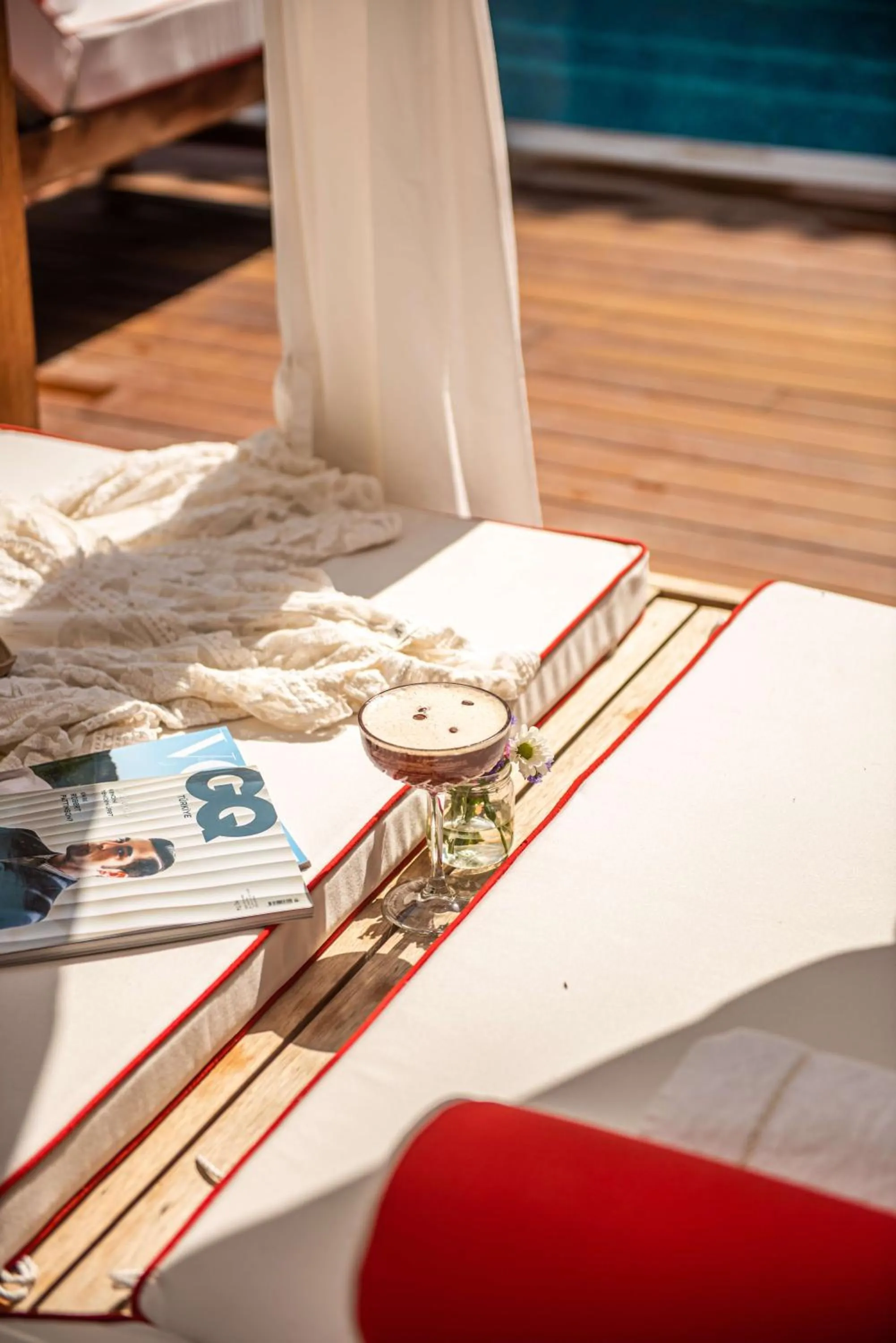 Seating area, Bed in Viento Alacati Hotel