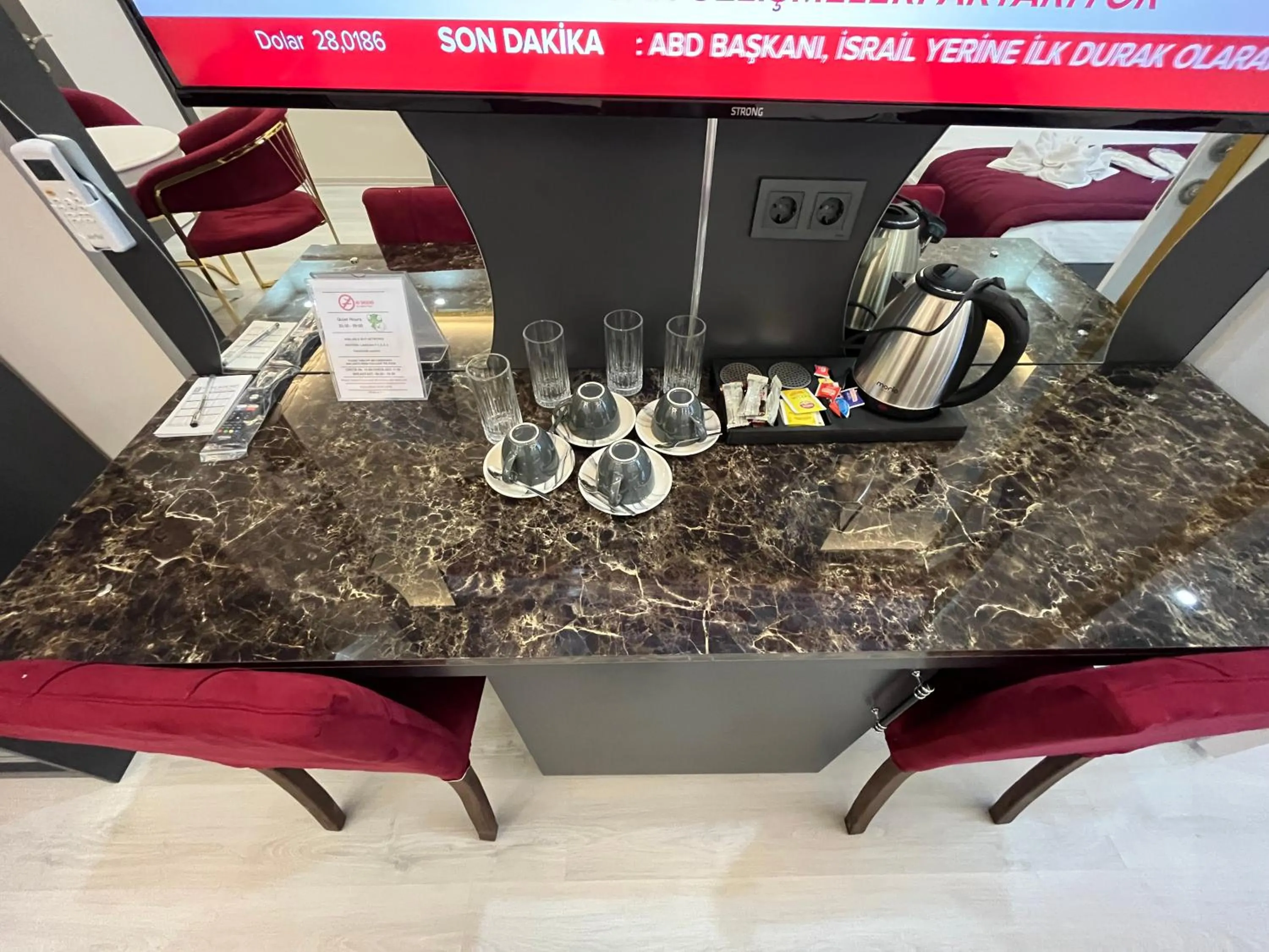 Coffee/tea facilities in Lale Sultan Hotel