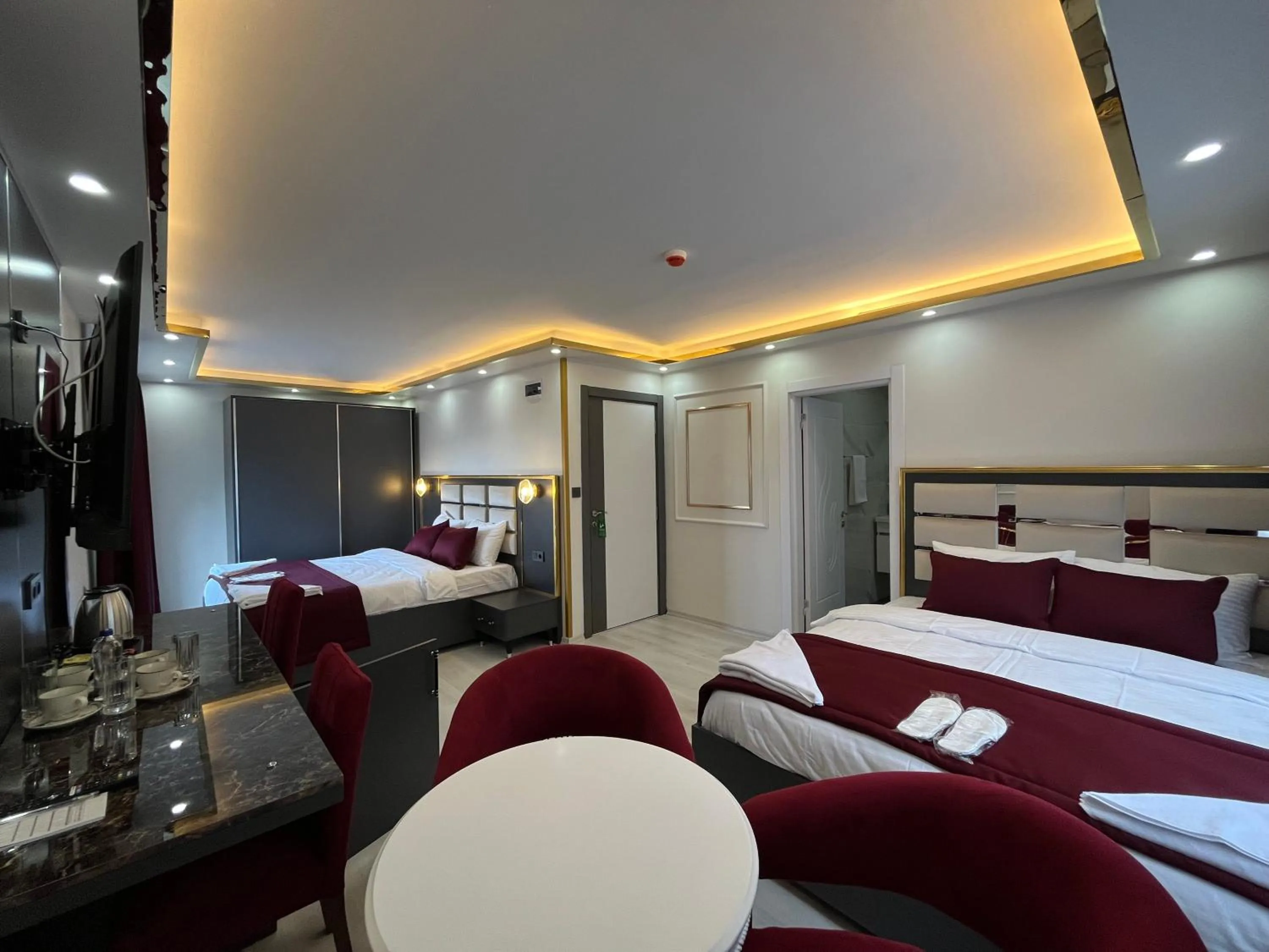 Bed in Lale Sultan Hotel