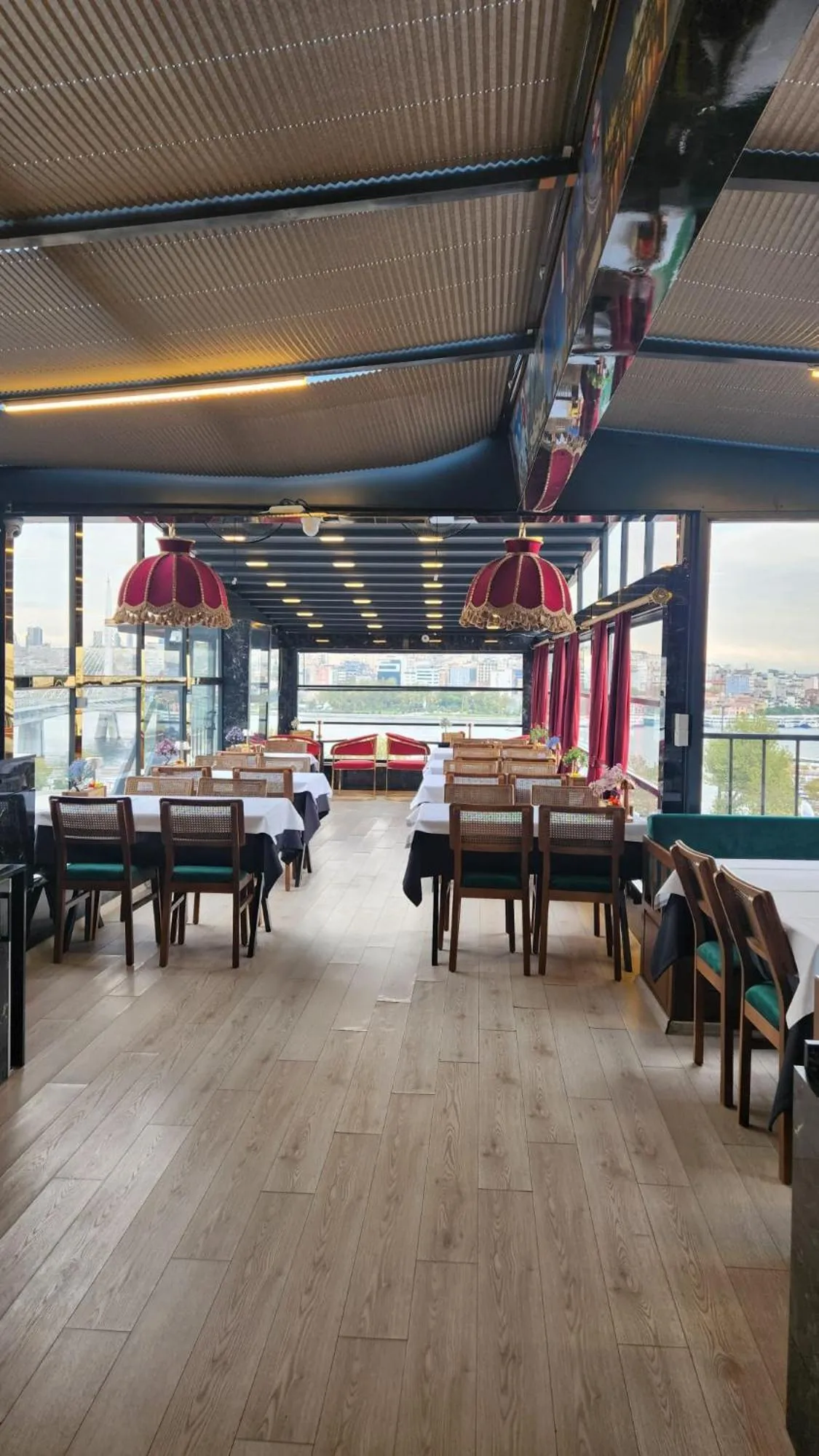 Restaurant/places to eat in Lale Sultan Hotel