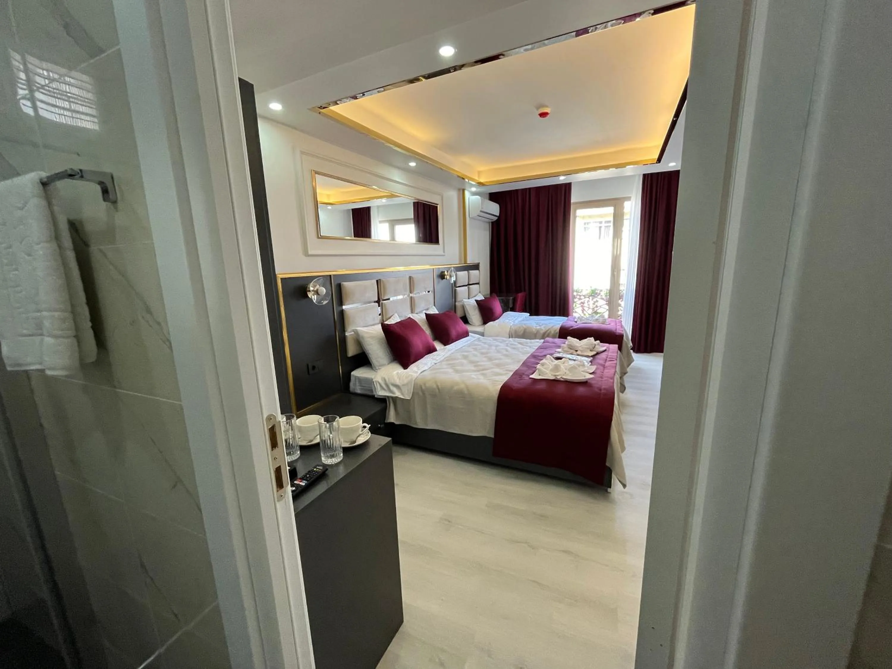 Bed in Lale Sultan Hotel