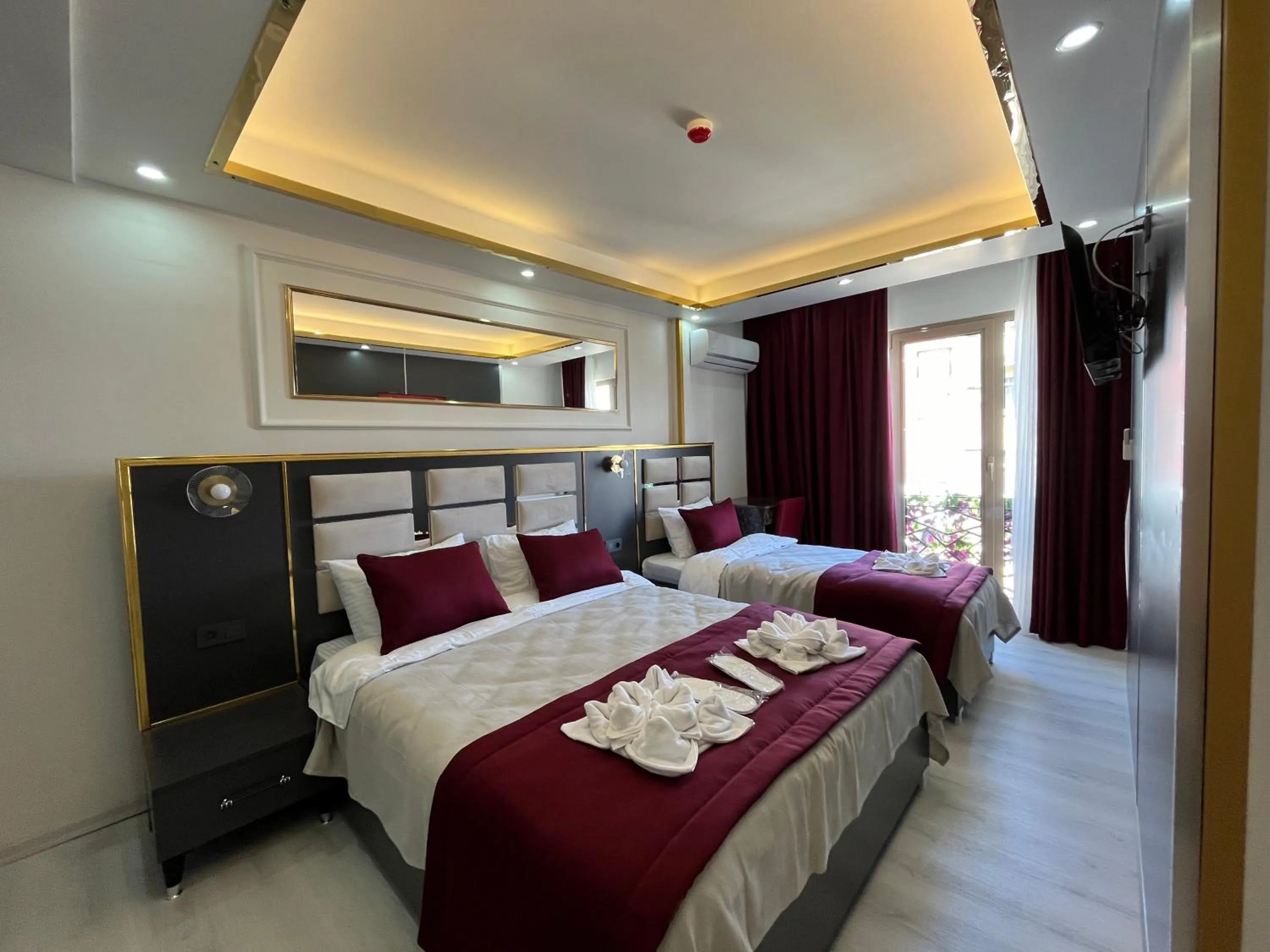 Bed in Lale Sultan Hotel
