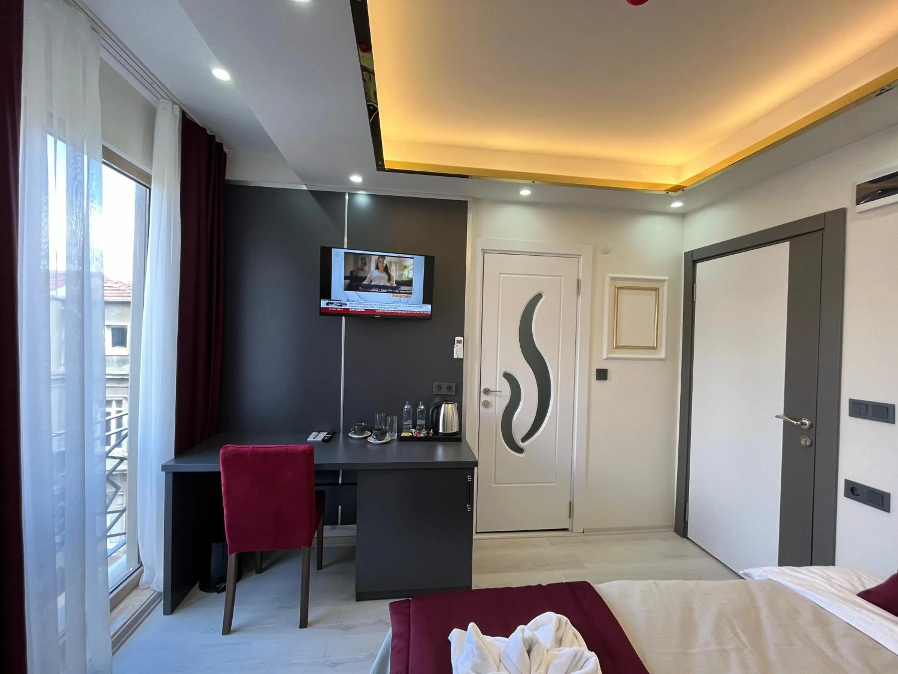 Bed in Lale Sultan Hotel