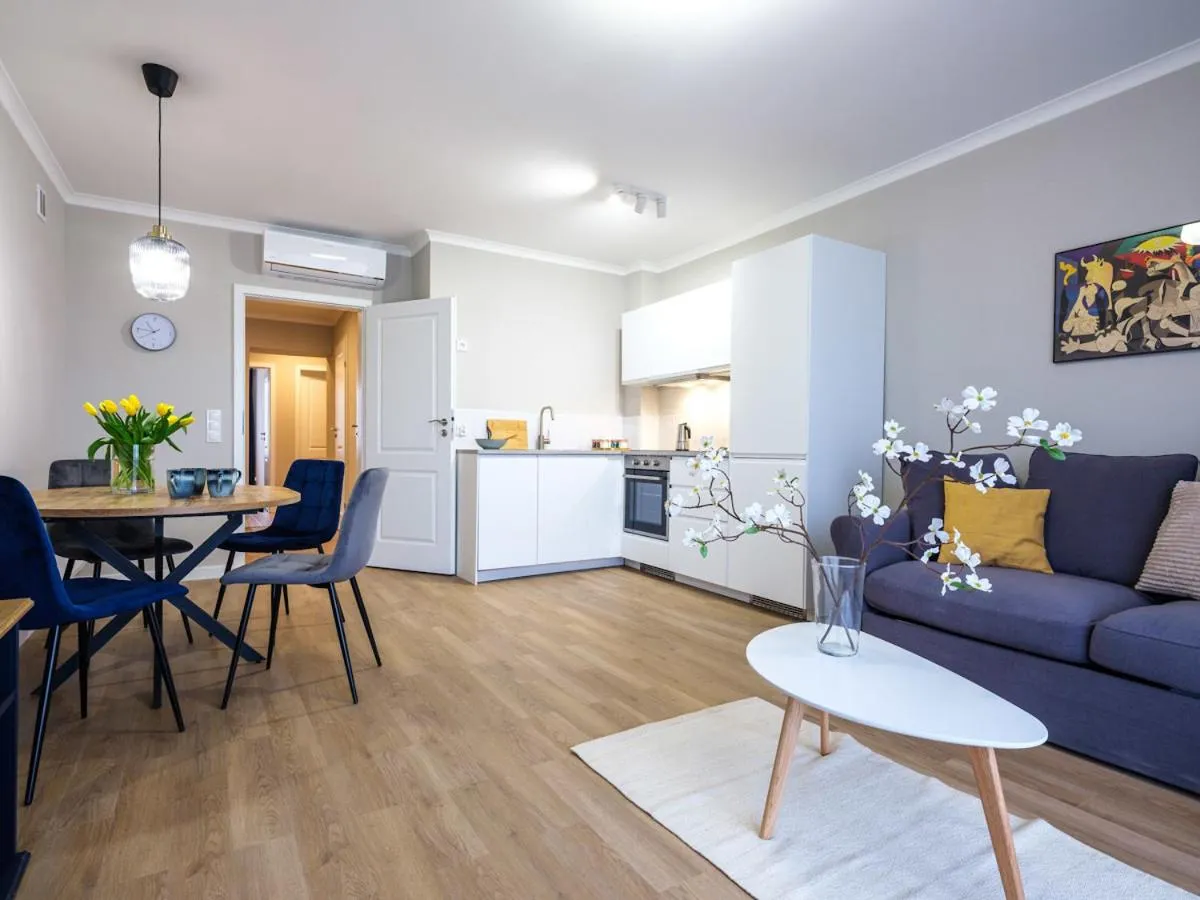 Kitchen or kitchenette in Tyzenhauz Suites Topolowa