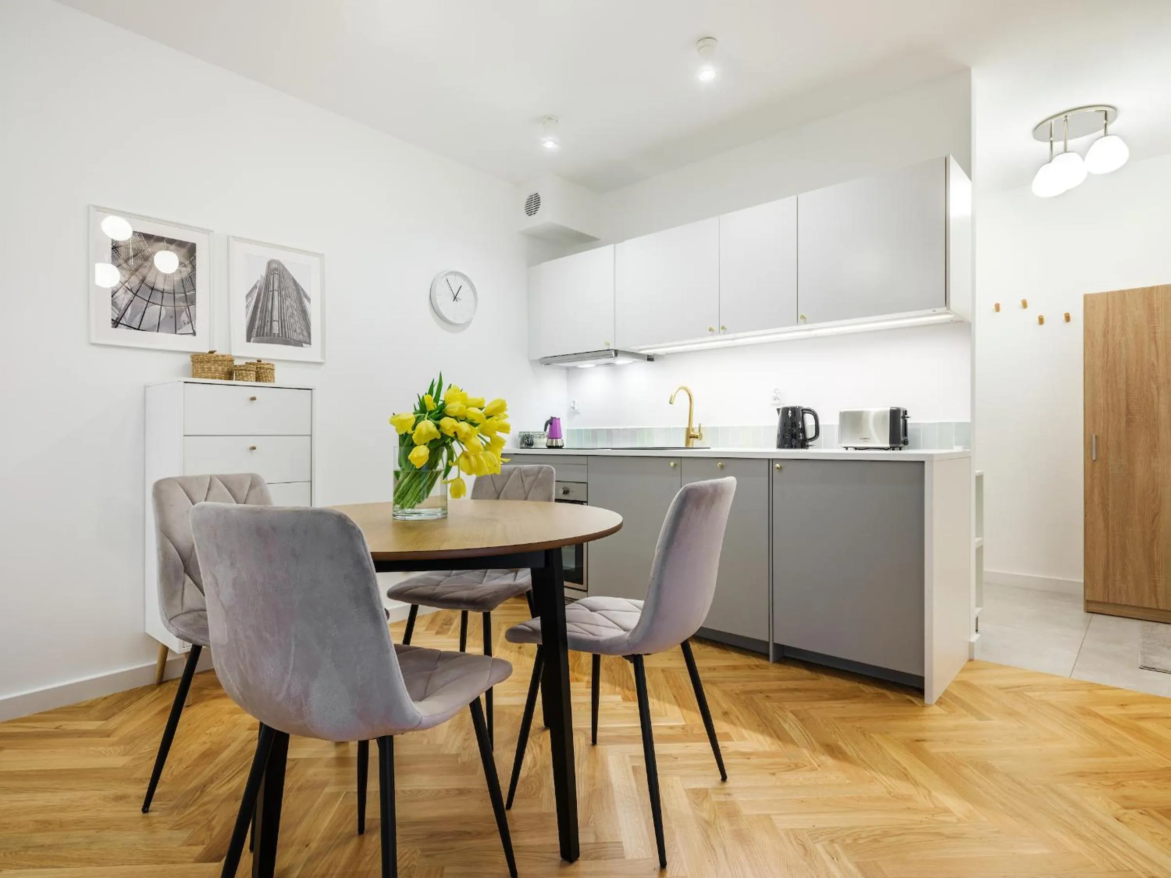 Coffee/tea facilities in Tyzenhauz Suites Topolowa