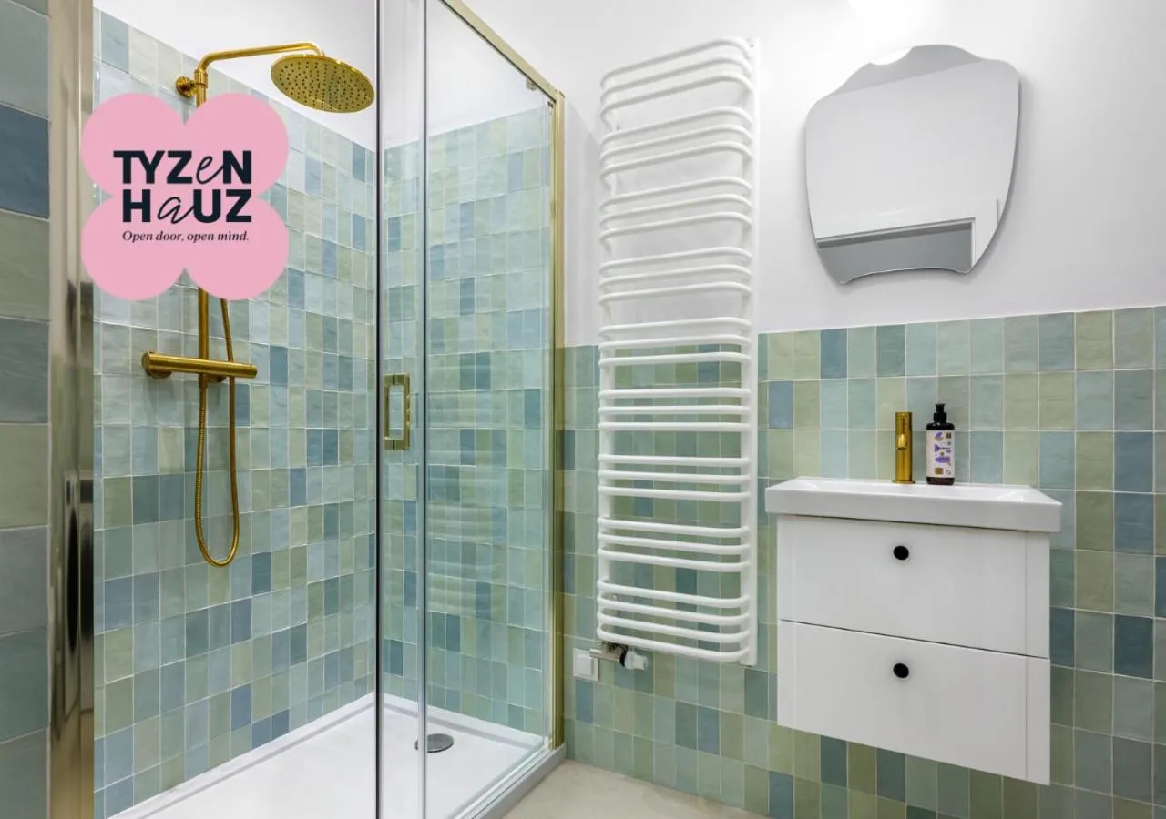 Shower in Tyzenhauz Suites Topolowa