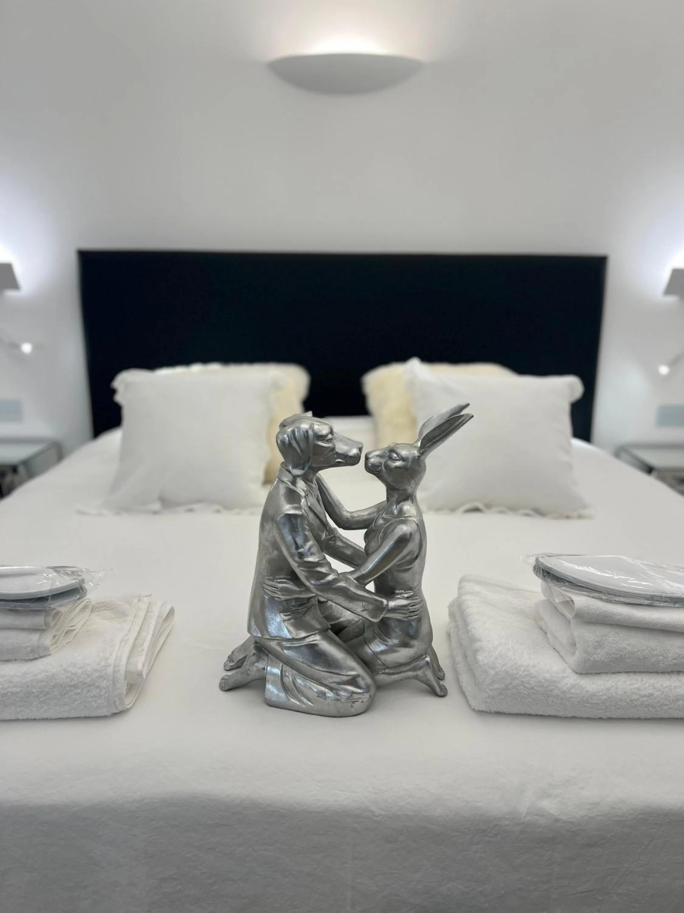 Deluxe Double Room with Bath in The White Knight Premium Boutique Hotel