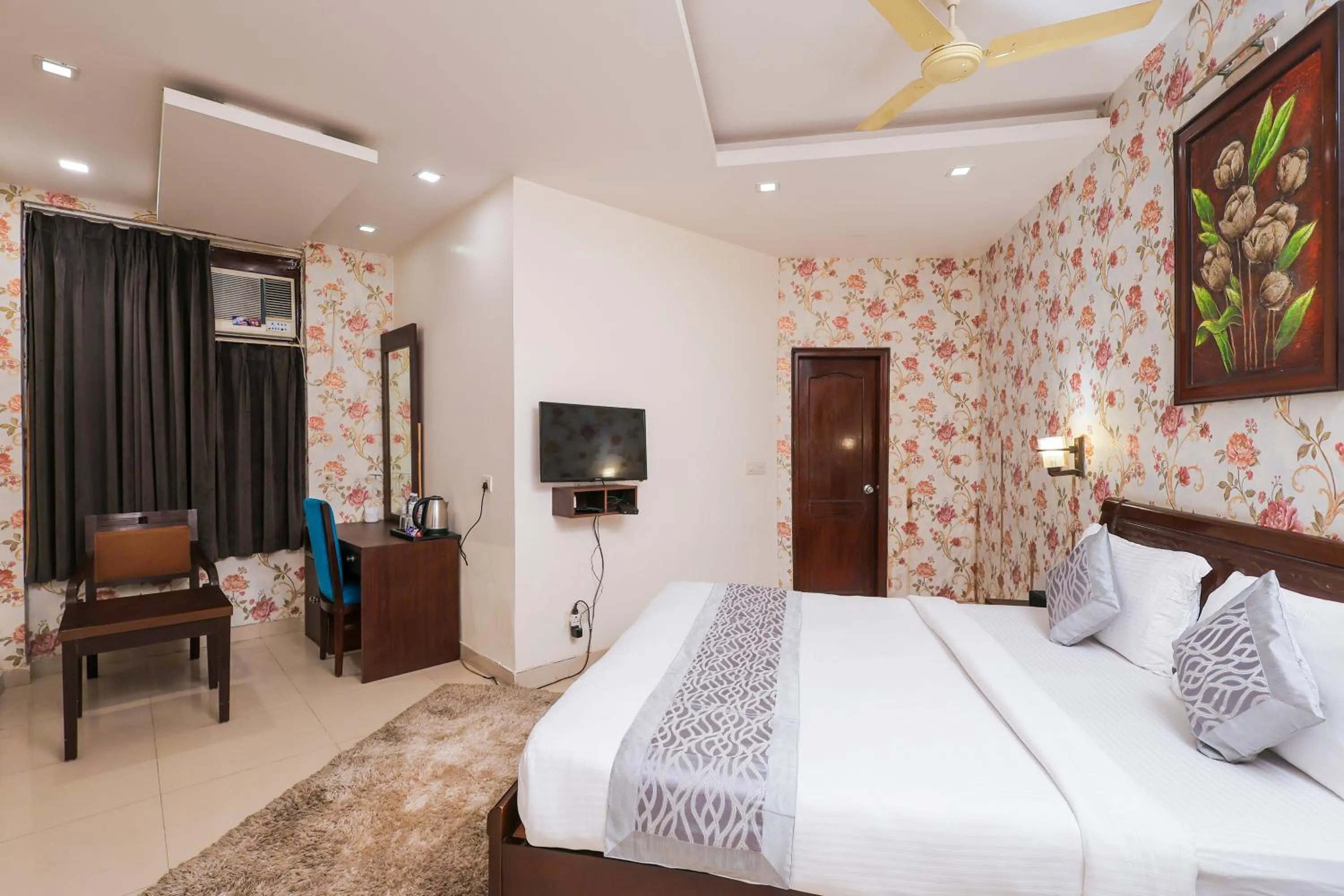 Bedroom, Bed in Nikko Blue - Boutique Hotel