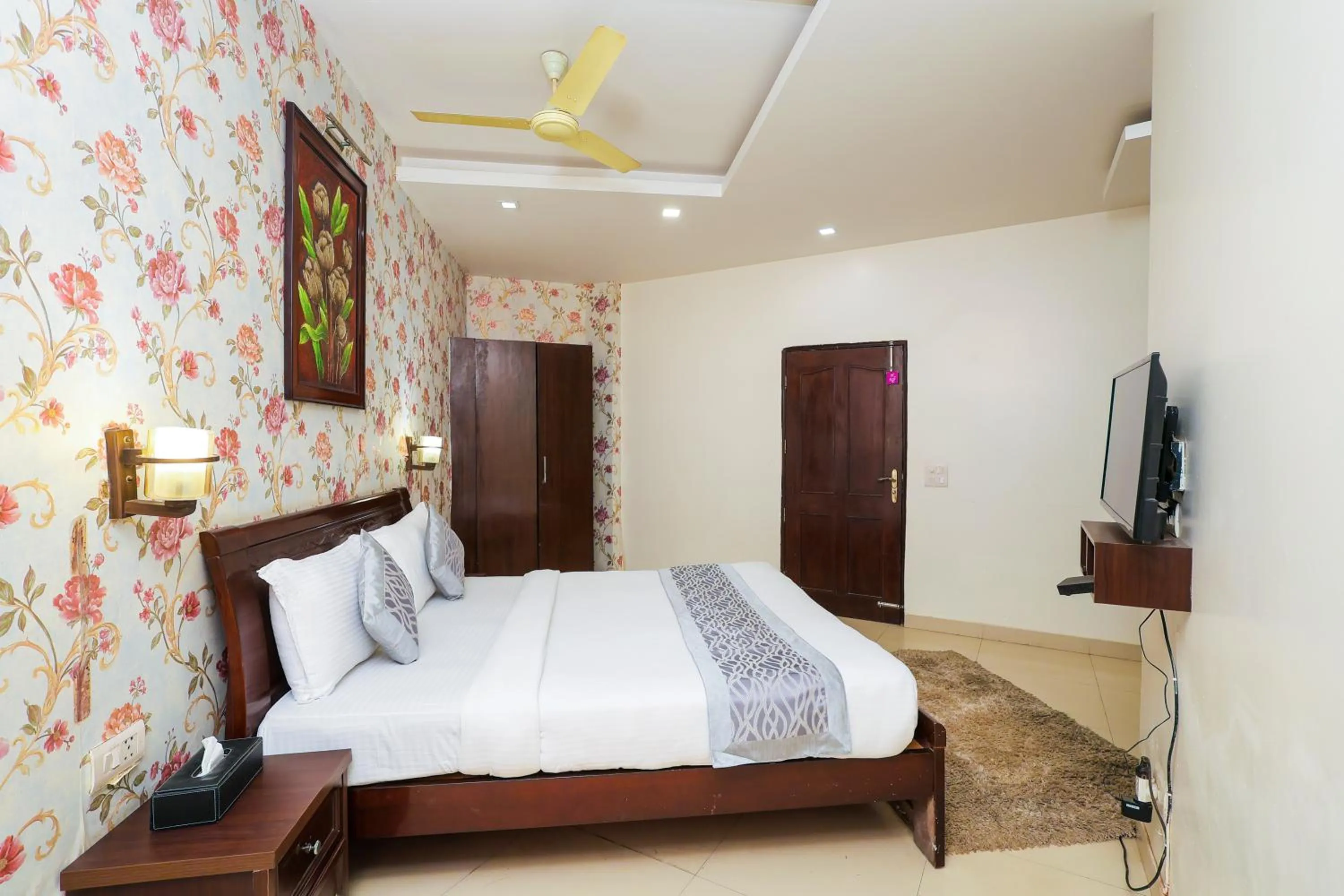 Bedroom, Bed in Nikko Blue - Boutique Hotel