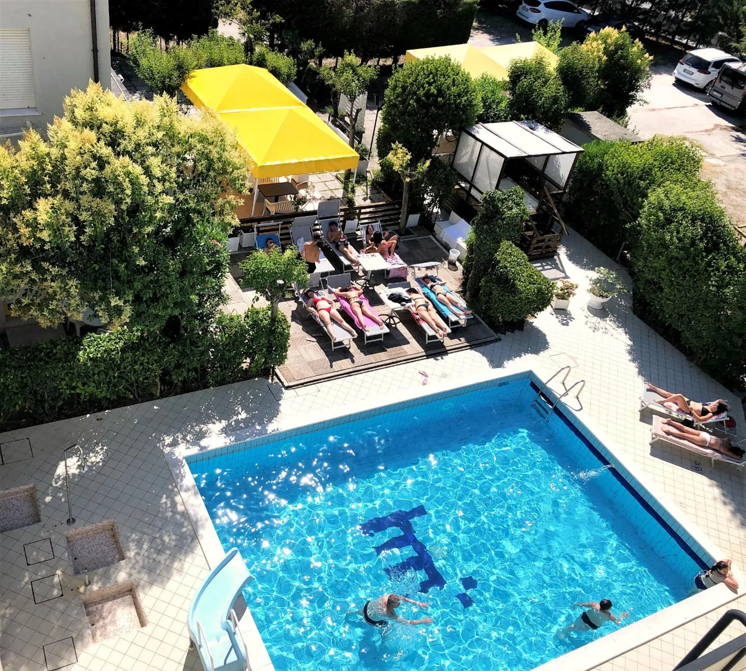 Hotel Marzia con Piscina Hotel Marzia con Piscina