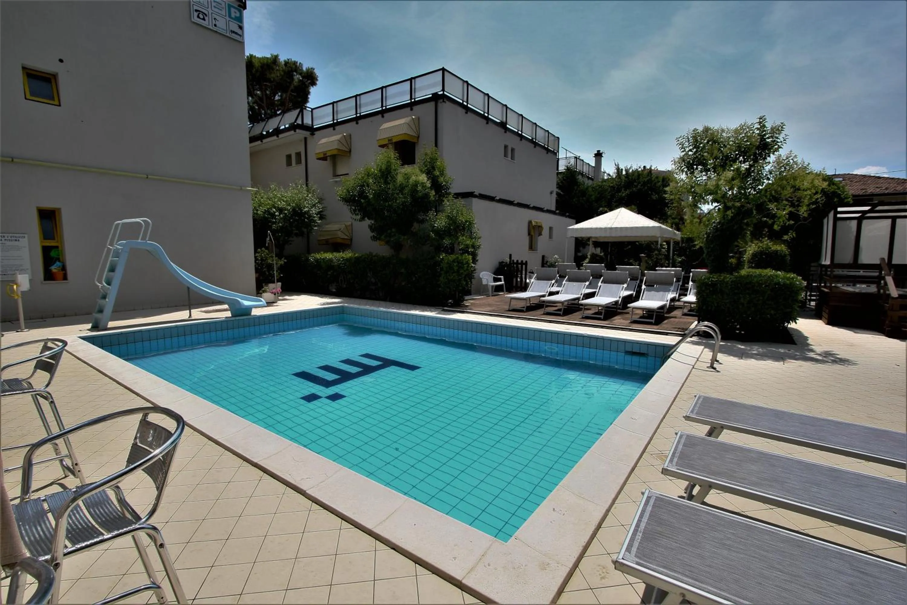 Hotel Marzia con Piscina