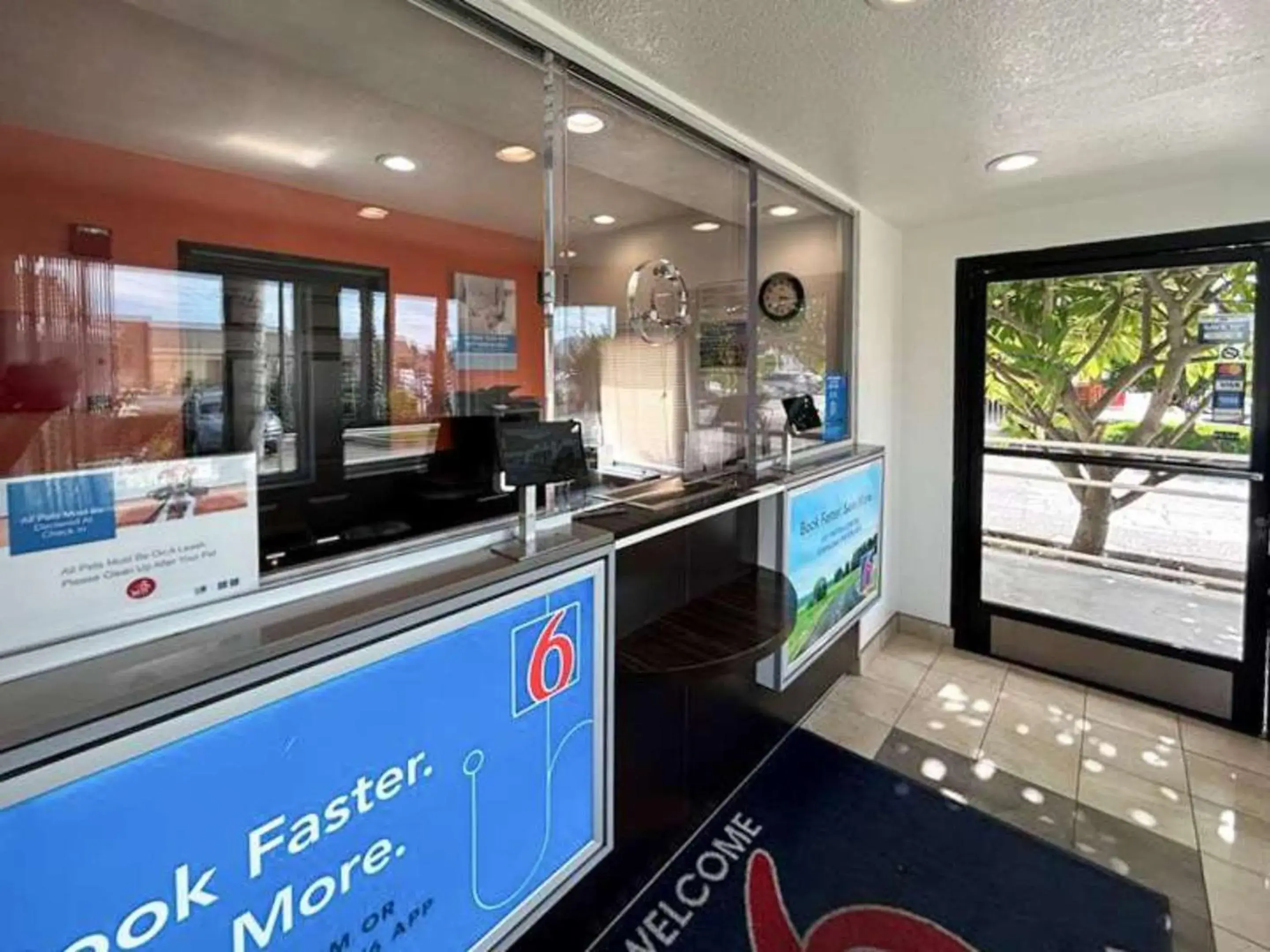 Lobby or reception in Studio 6 Suites - Riverside, CA South Lobby or reception in Studio 6 Suites - Riverside, CA South