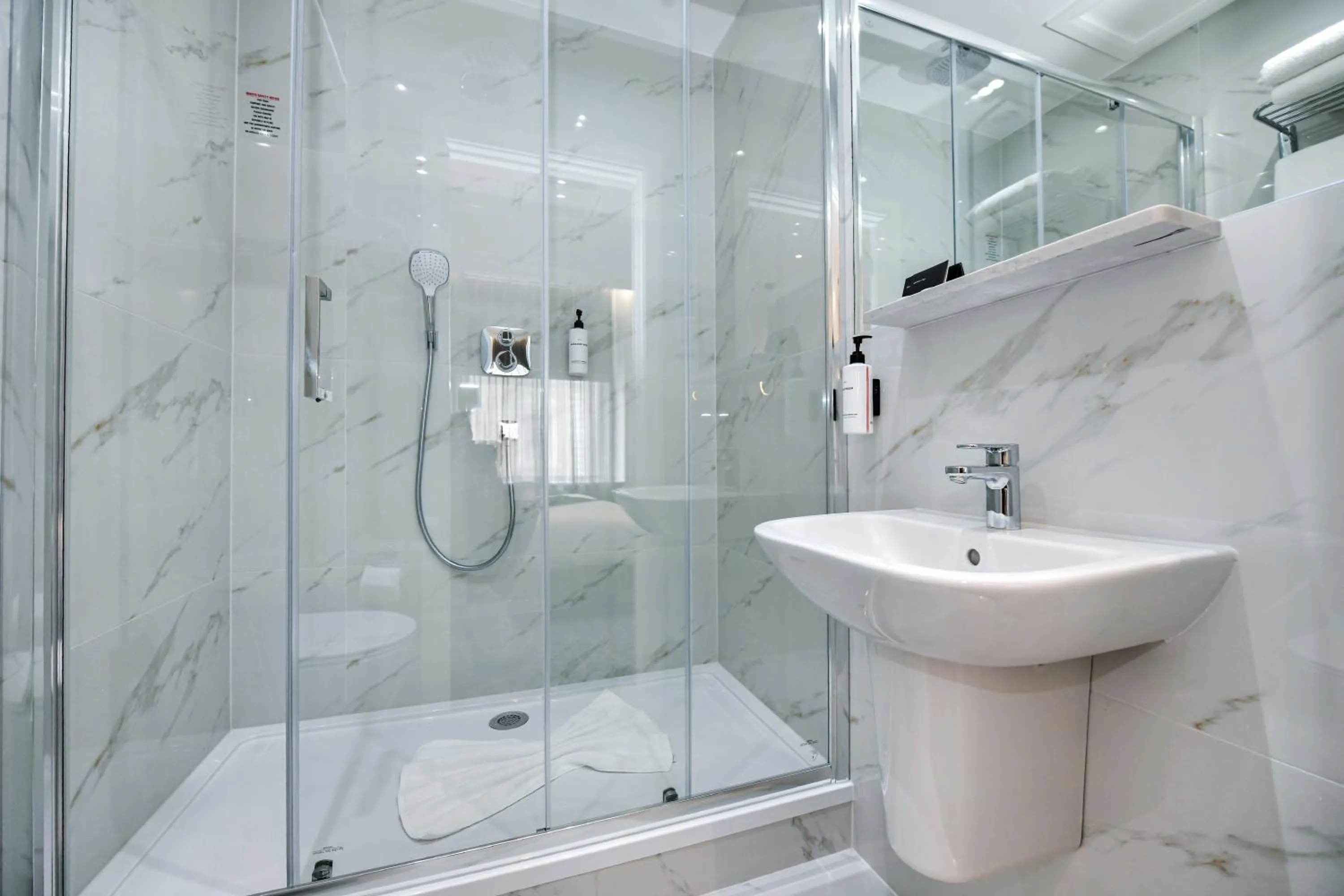 Bathroom in Queens Park Premier London Hyde Park