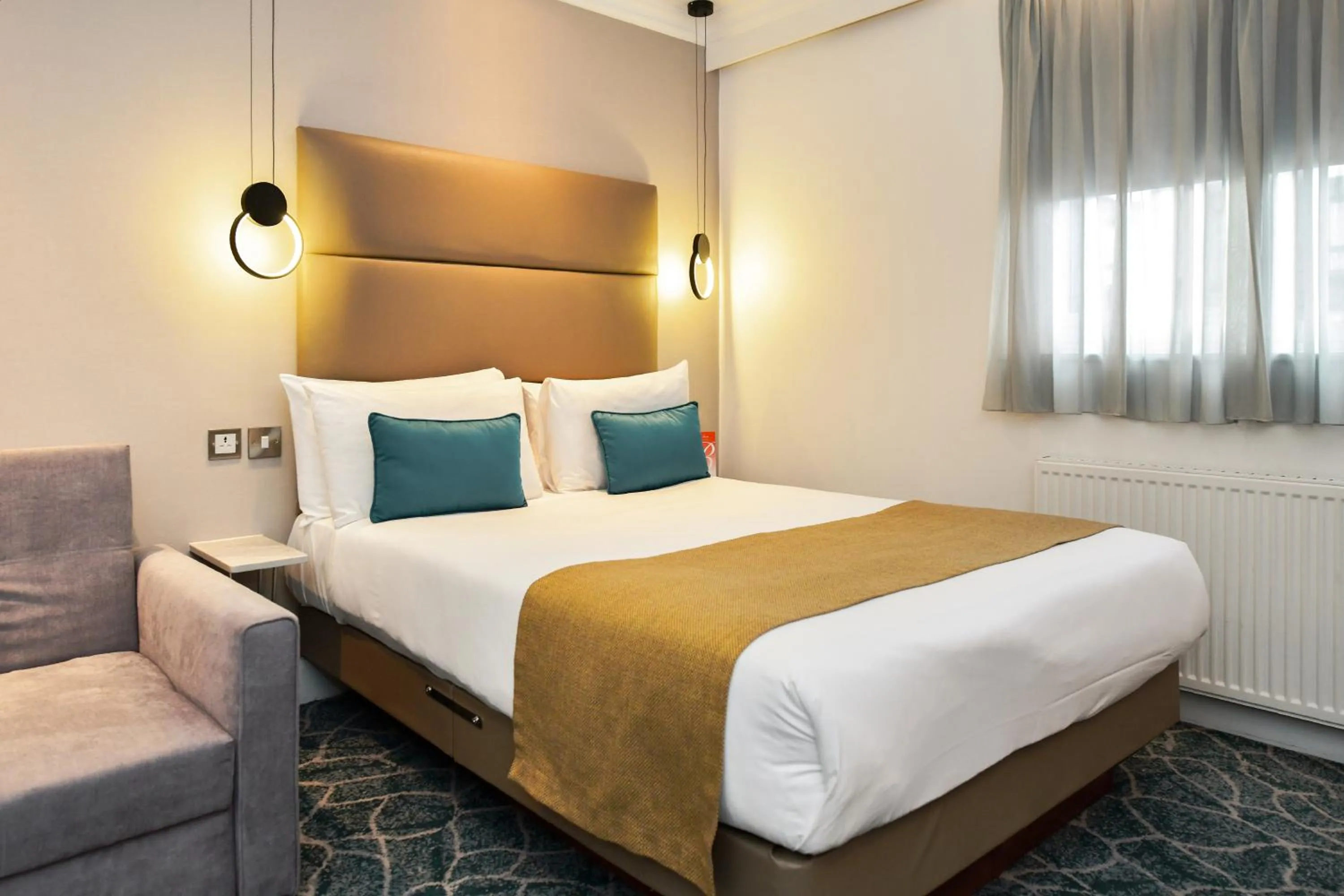 Bed in Queens Park Premier London Hyde Park