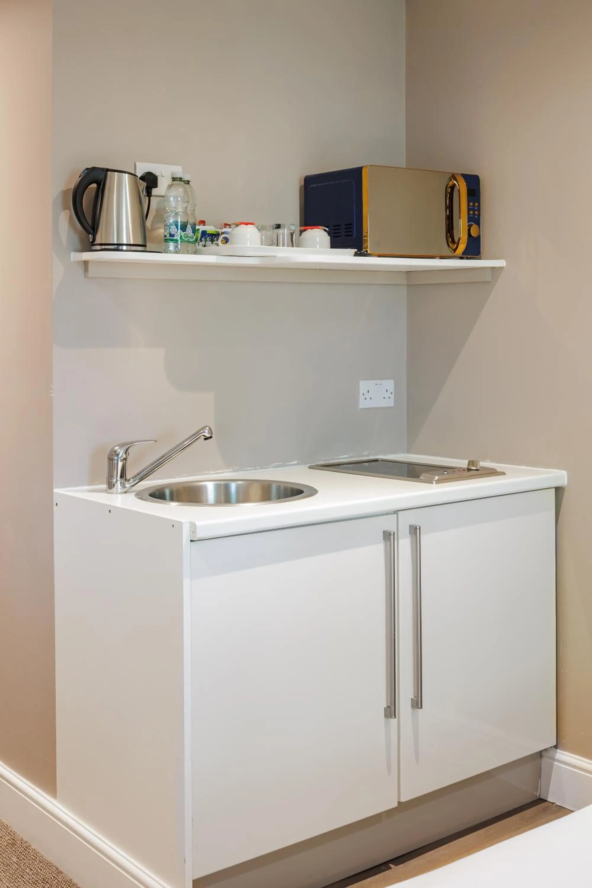 Kitchen or kitchenette in Queens Park Premier London Hyde Park