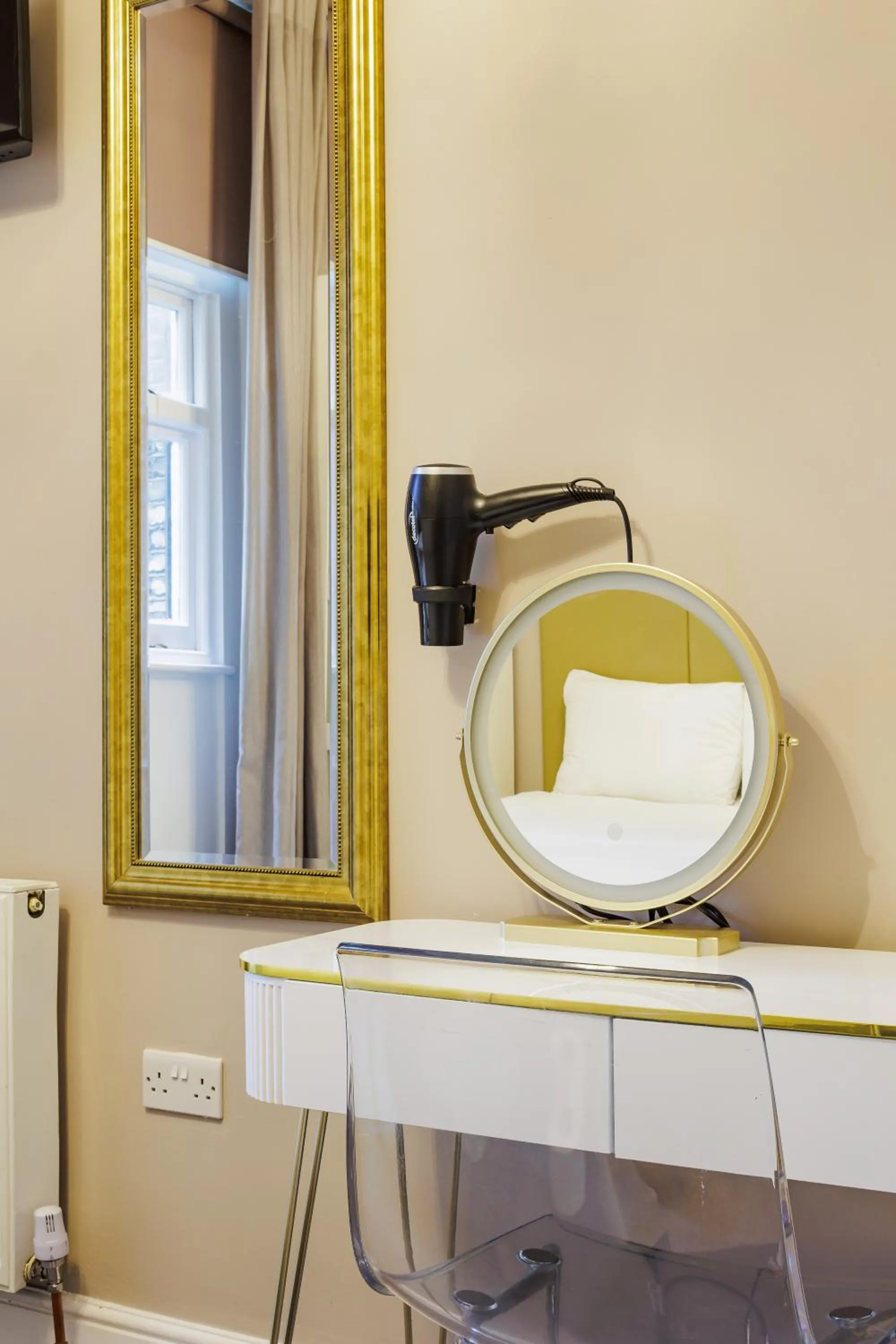 Queens Park Premier London Hyde Park