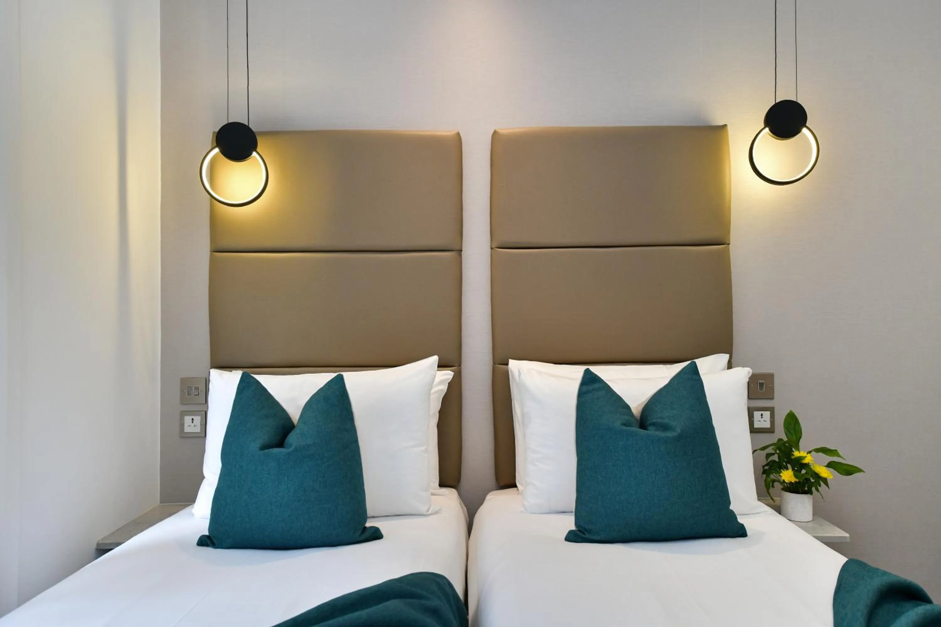 Bed in Queens Park Premier London Hyde Park