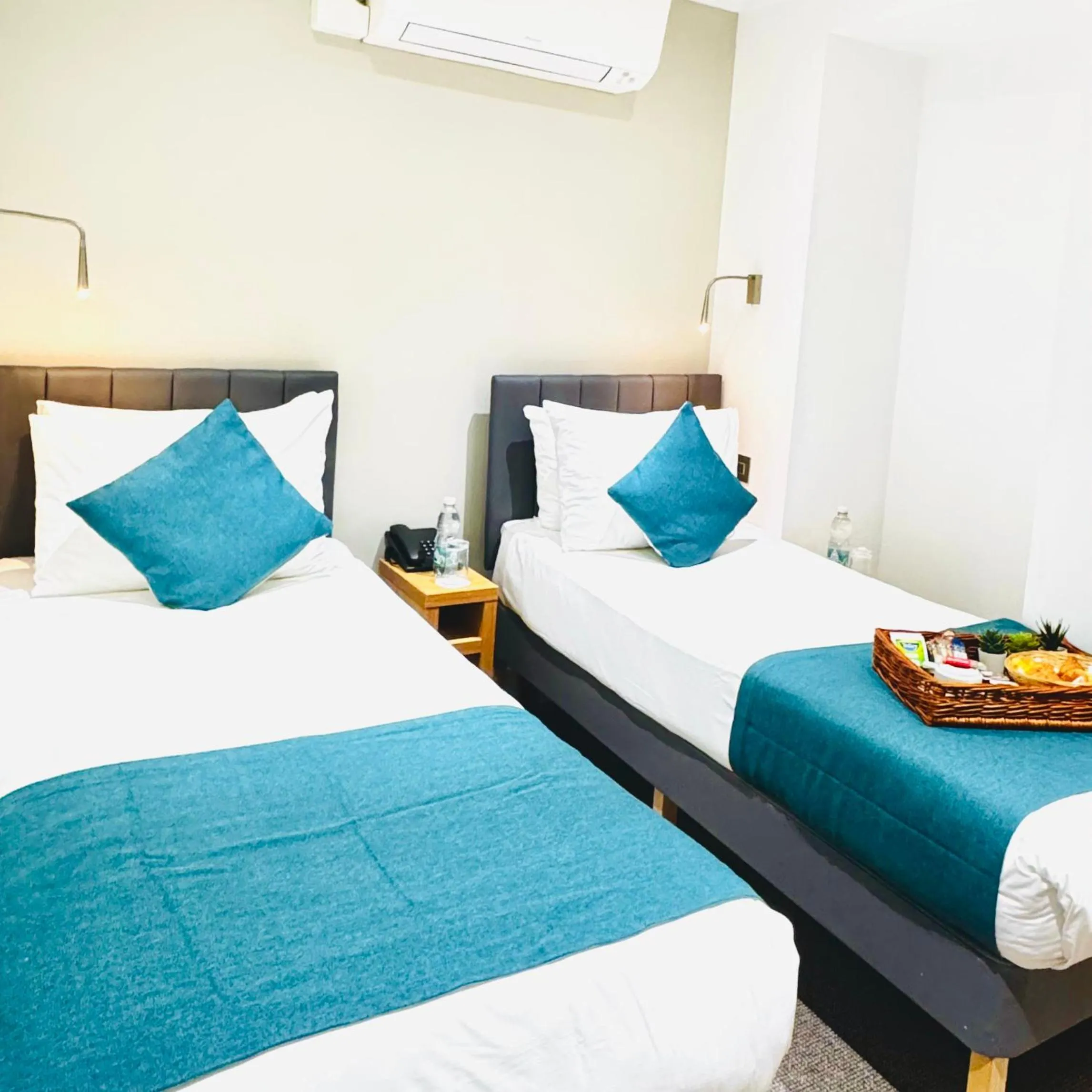 air conditioner, Bed in Queens Park Premier London Hyde Park