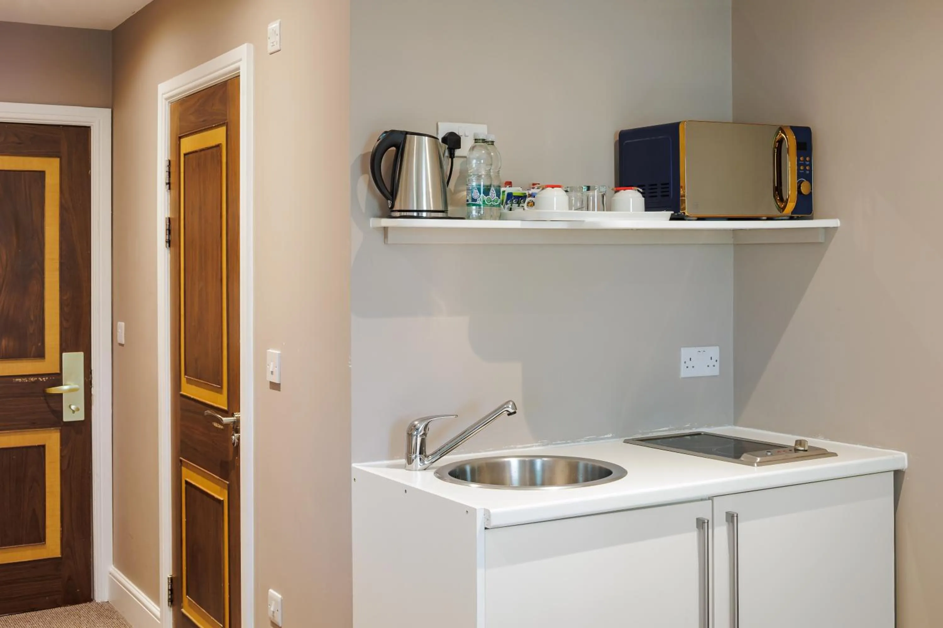 Kitchen or kitchenette in Queens Park Premier London Hyde Park