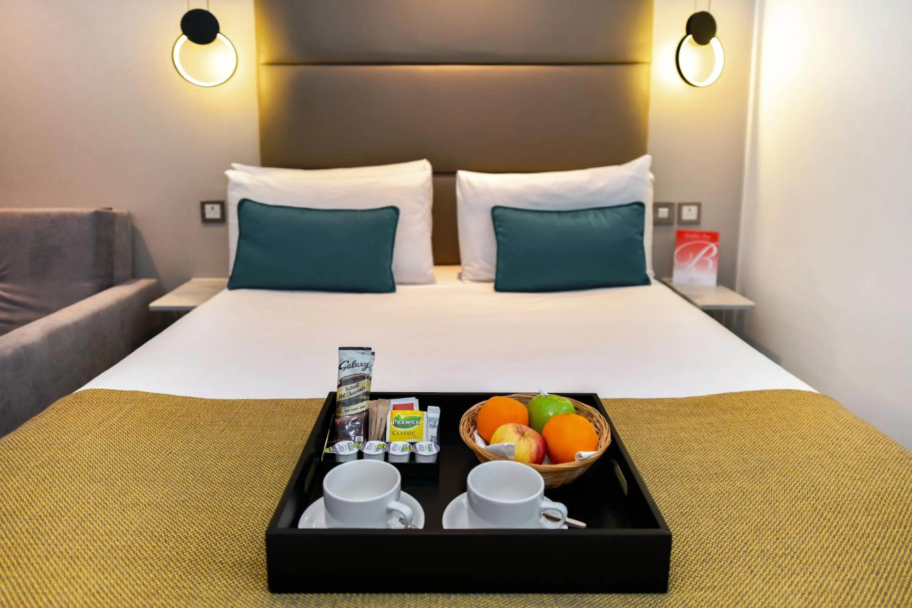 Bed in Queens Park Premier London Hyde Park