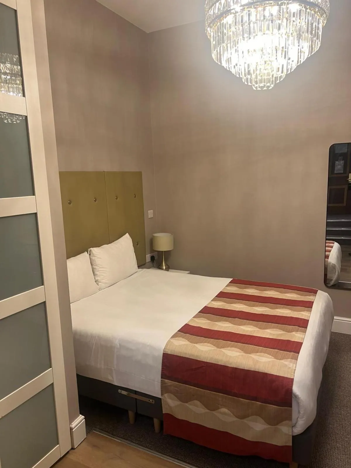 Bedroom, Bed in Queens Park Premier London Hyde Park