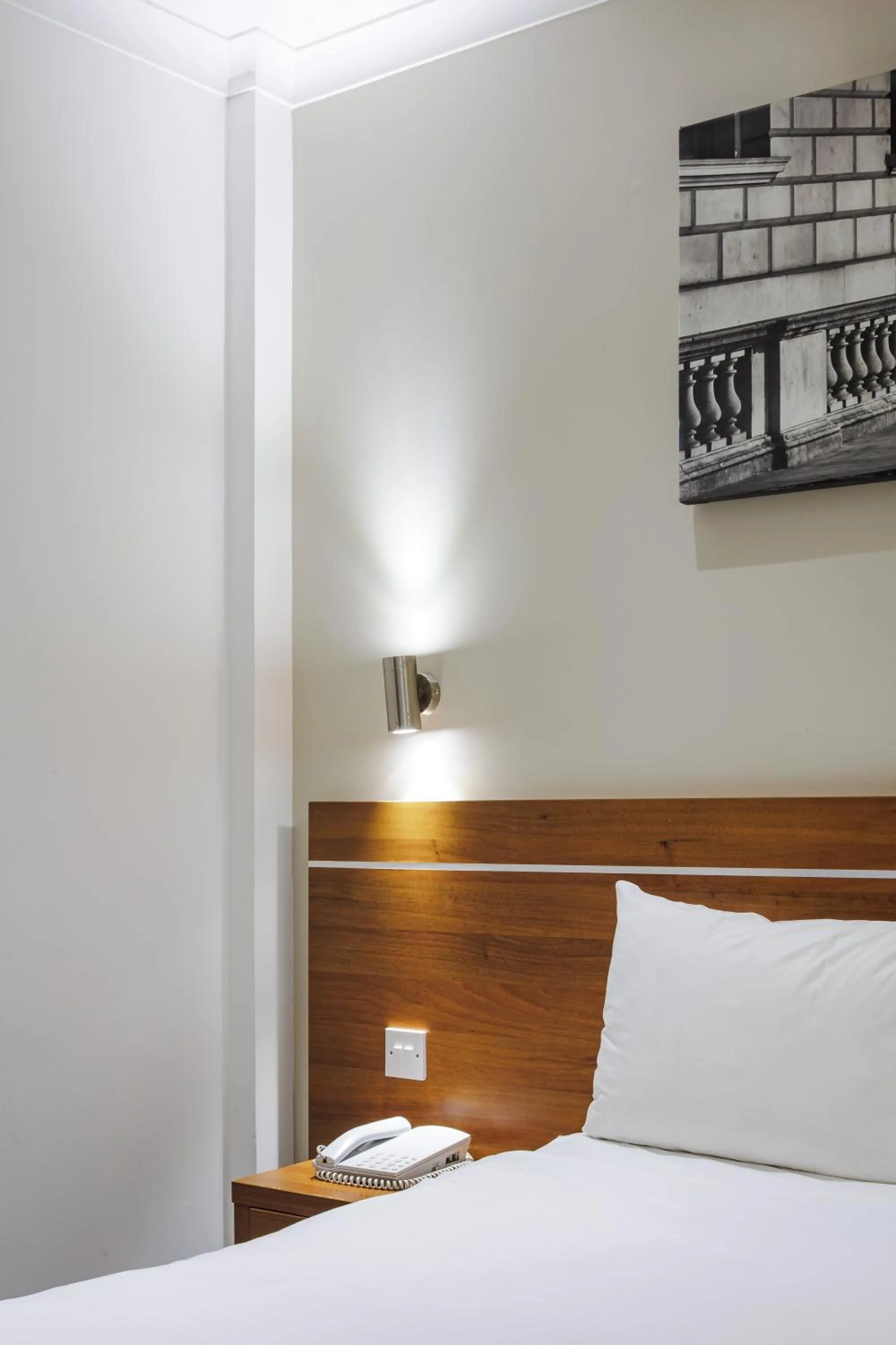 Bed in Queens Park Premier London Hyde Park