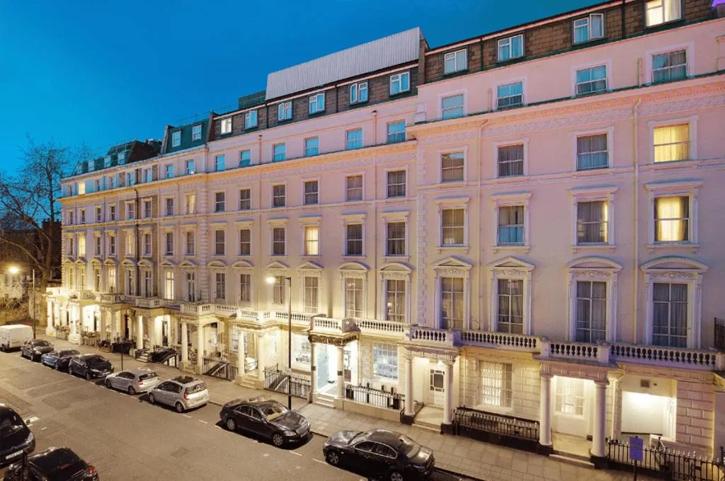 Property building in Queens Park Premier London Hyde Park