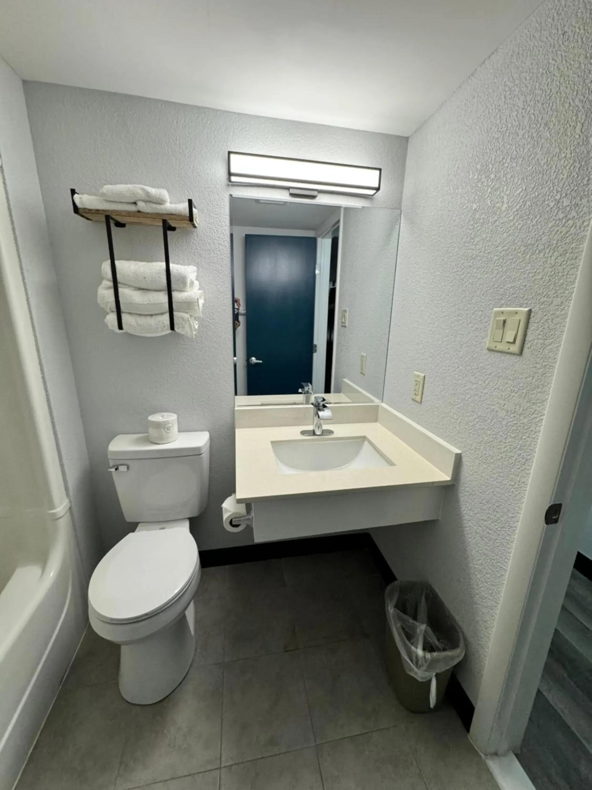 Toilet, Bathroom in Studio 6 Suites East Syracuse NY Airport