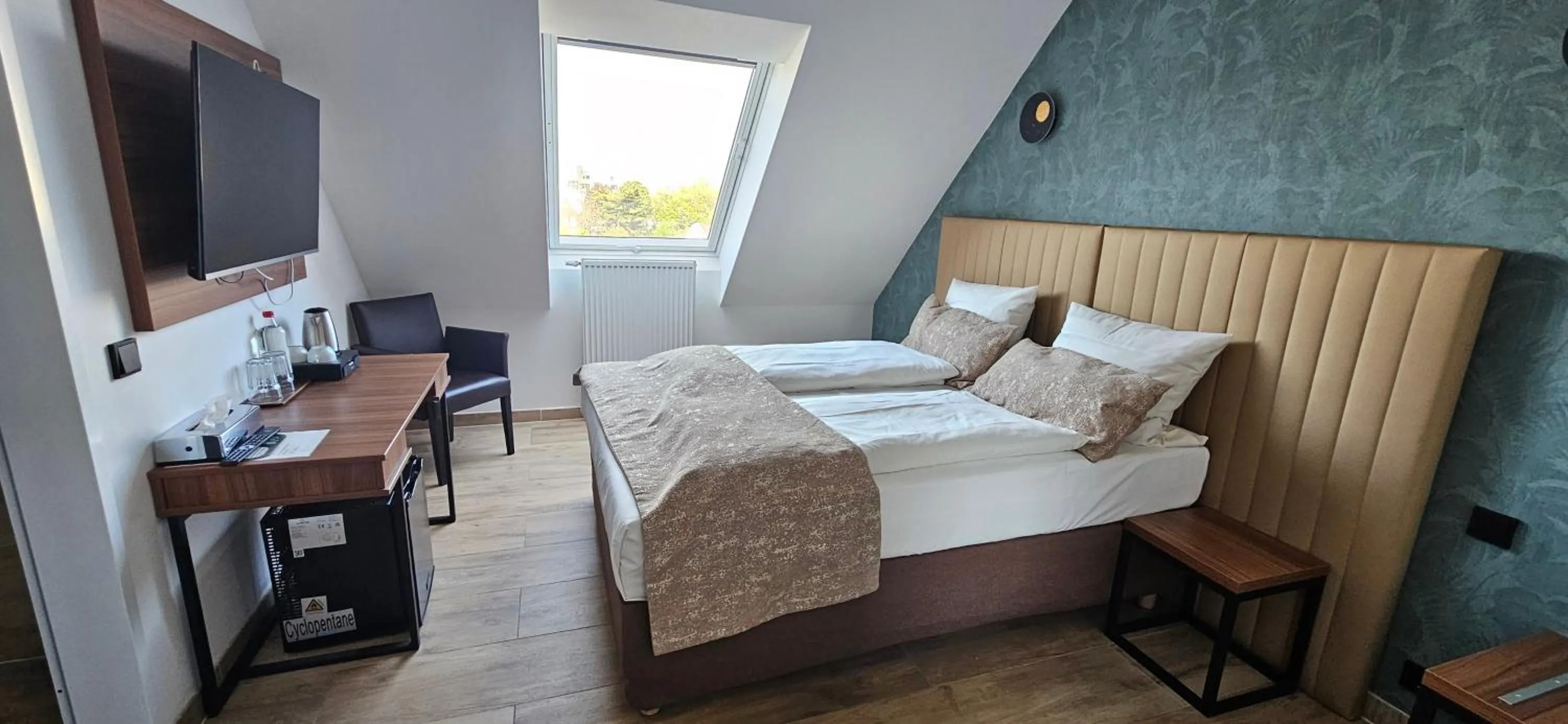 Photo of the whole room, Bed in Hotel Villa Sophia