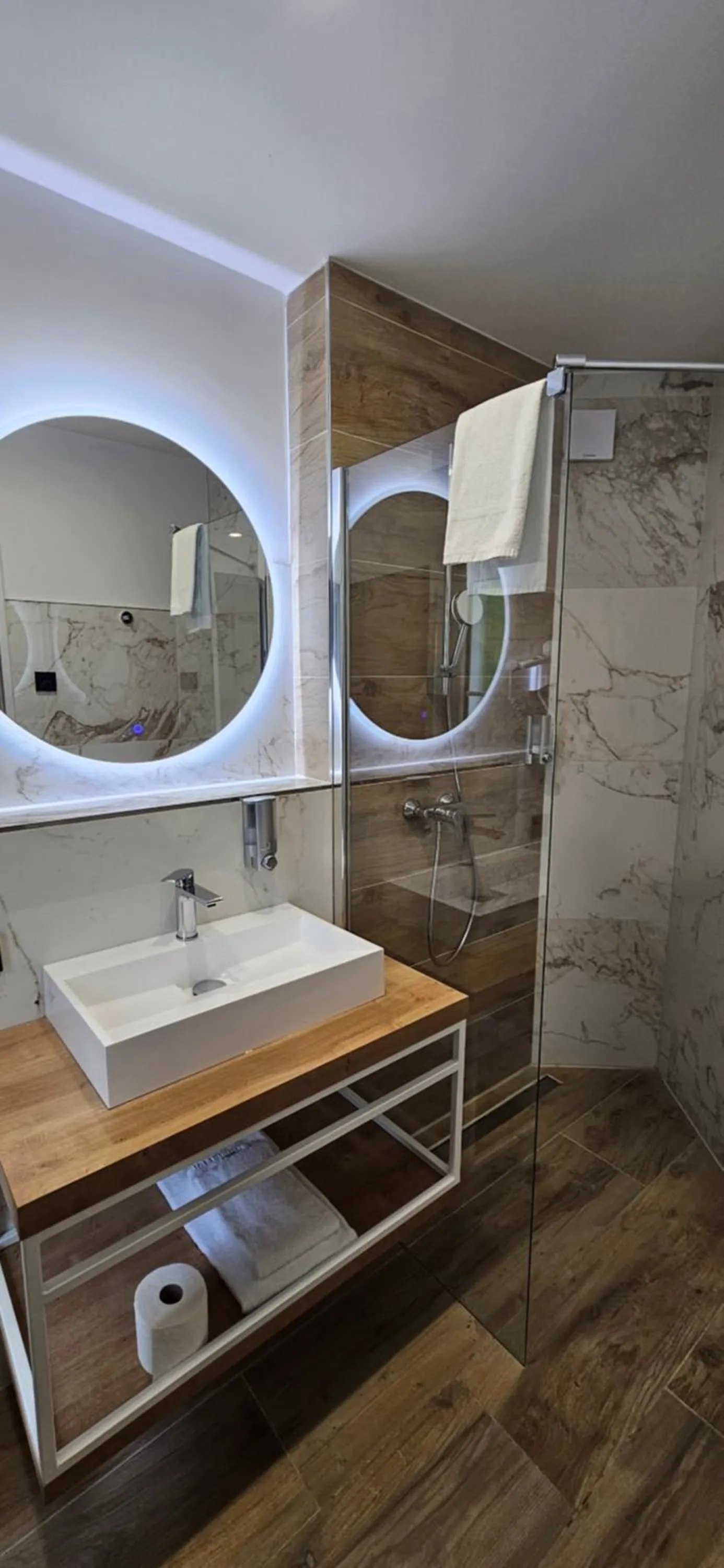 Shower in Hotel Villa Sophia
