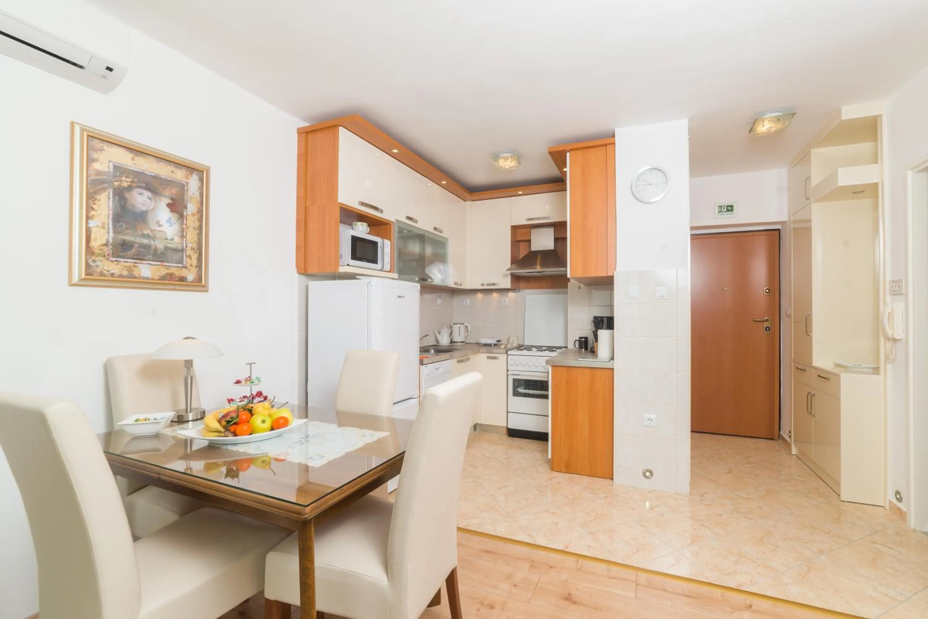 Apartment 28