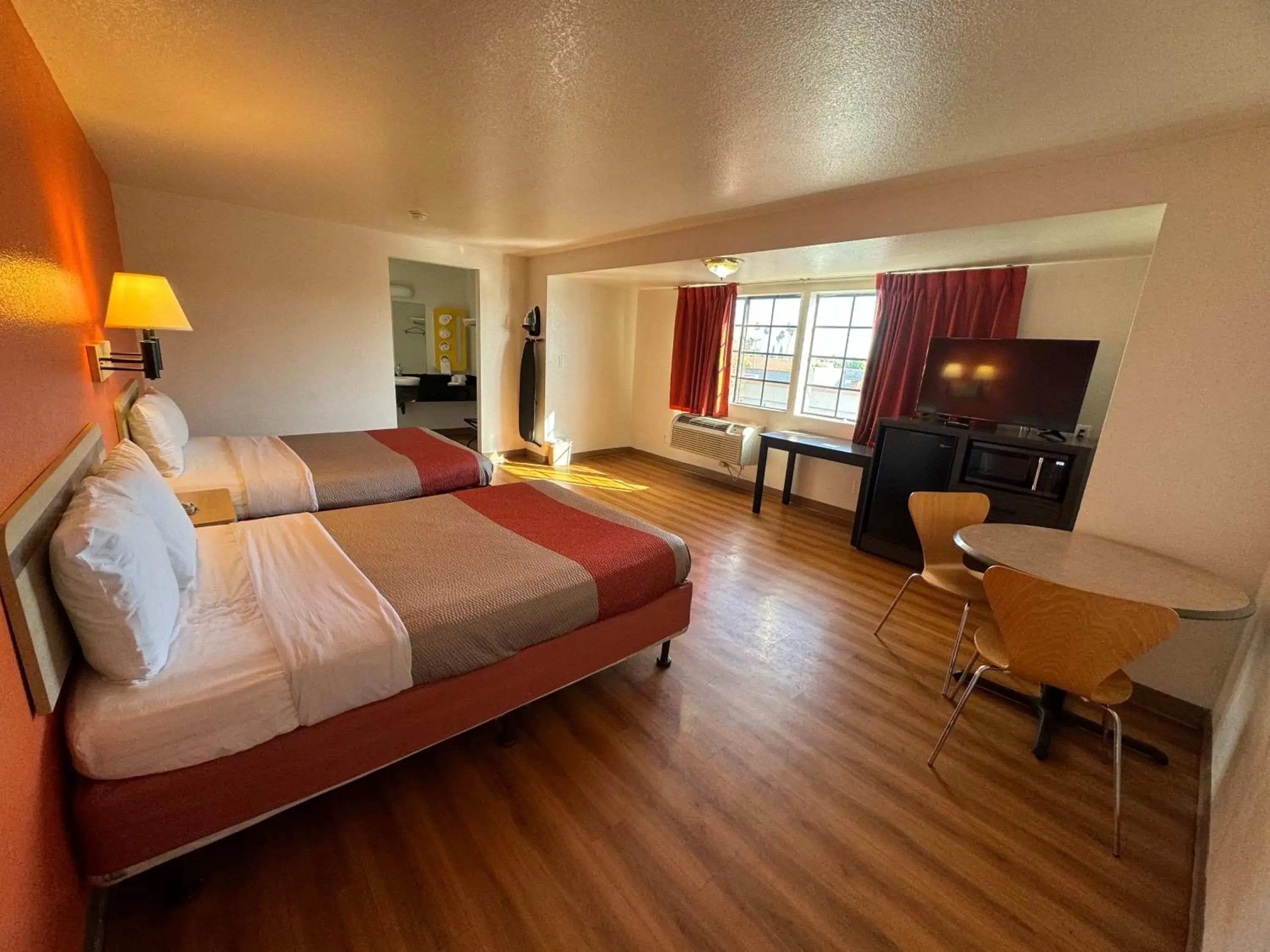 Bedroom, Bed in Studio 6 Bellflower CA Los Angeles Bedroom, Bed in Studio 6 Bellflower CA Los Angeles