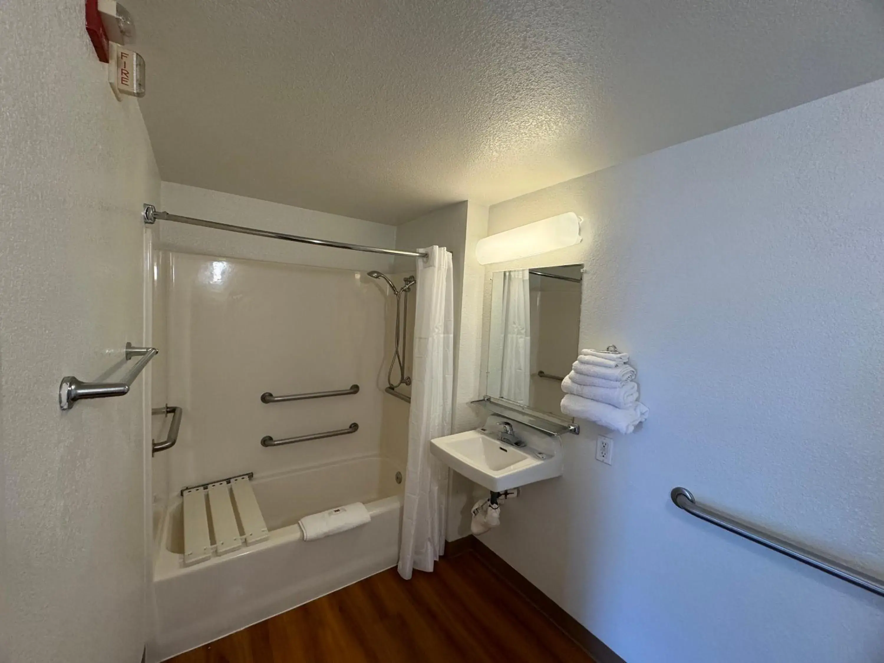 Bathroom in Studio 6 Bellflower CA Los Angeles Bathroom in Studio 6 Bellflower CA Los Angeles